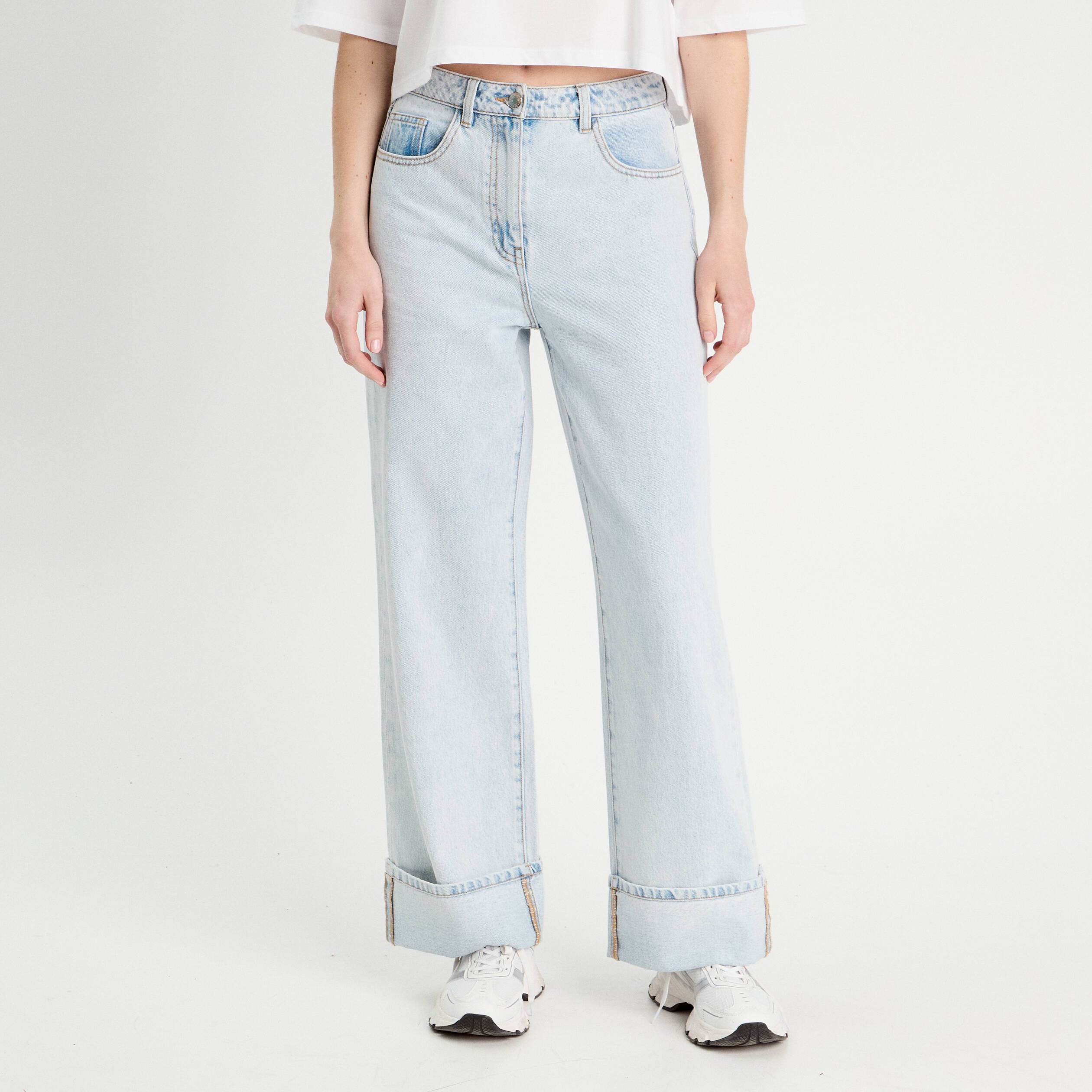 Jeans droit &agrave; revers denim bleach femme