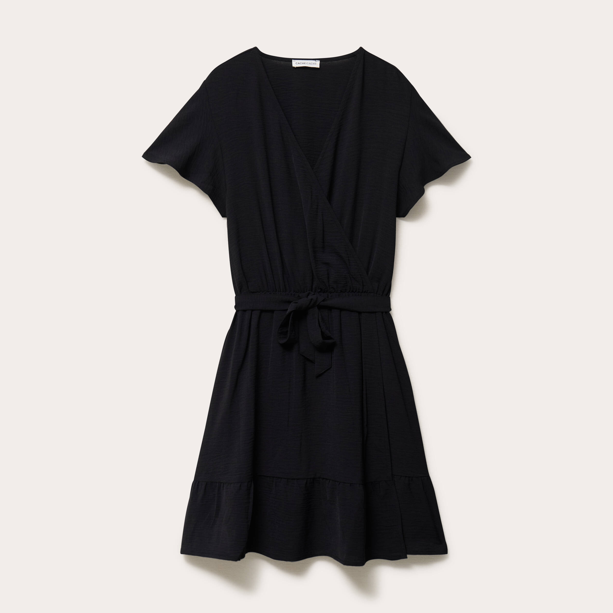Robe courte &eacute;vas&eacute;e col v manches courtes noir femme