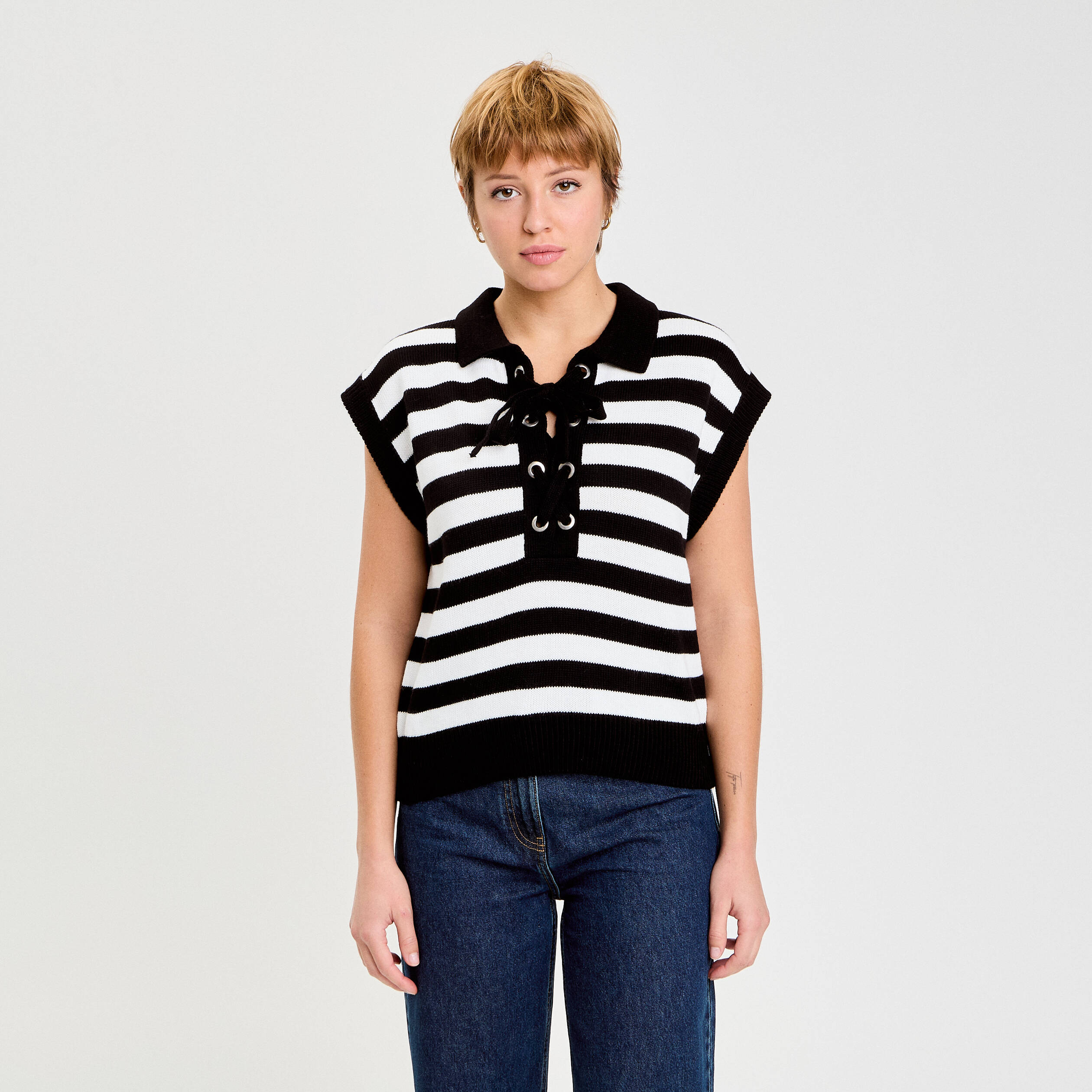 Pull sans manches col chemise noir femme