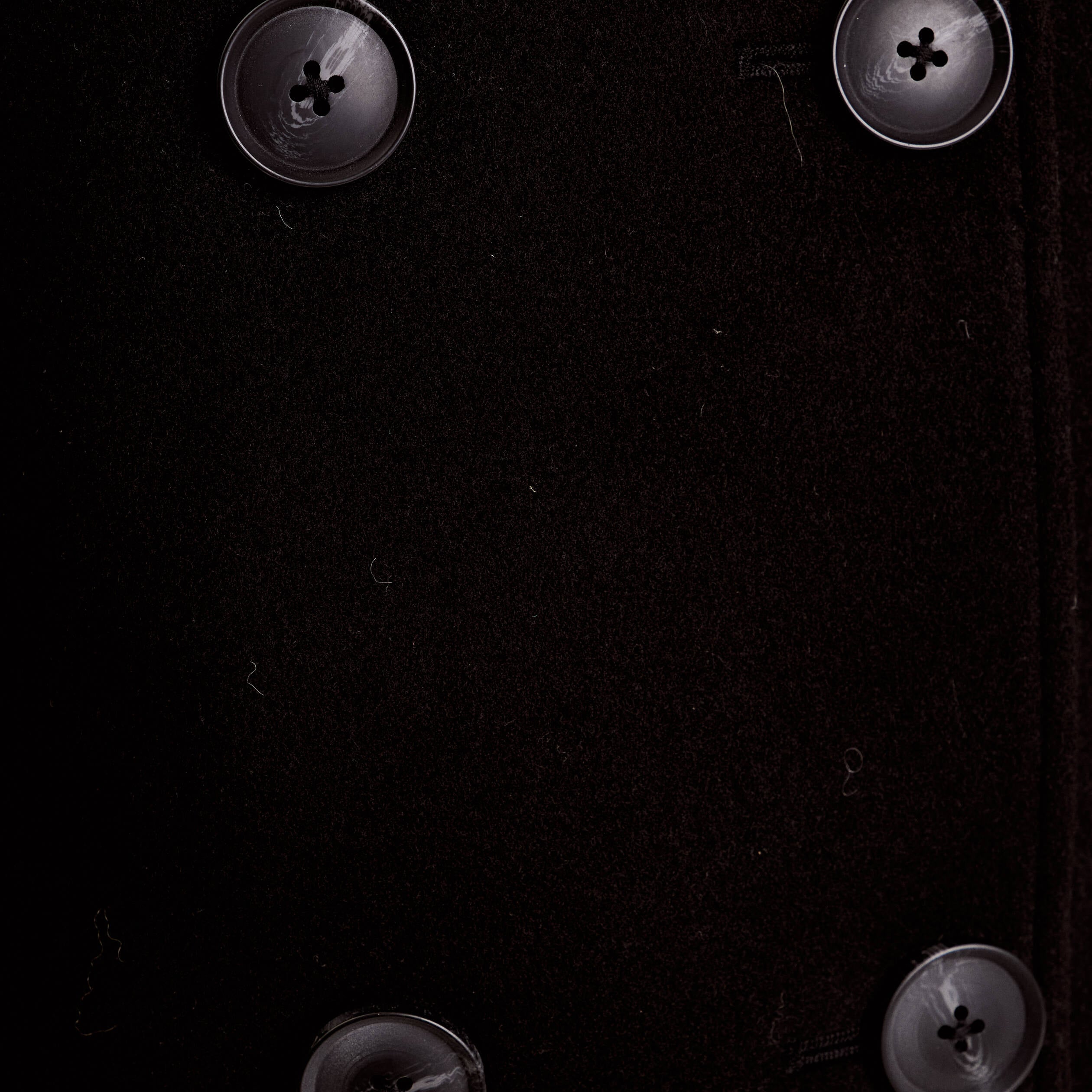 Manteau ajust&eacute; 3/4 &agrave; capuche noir femme