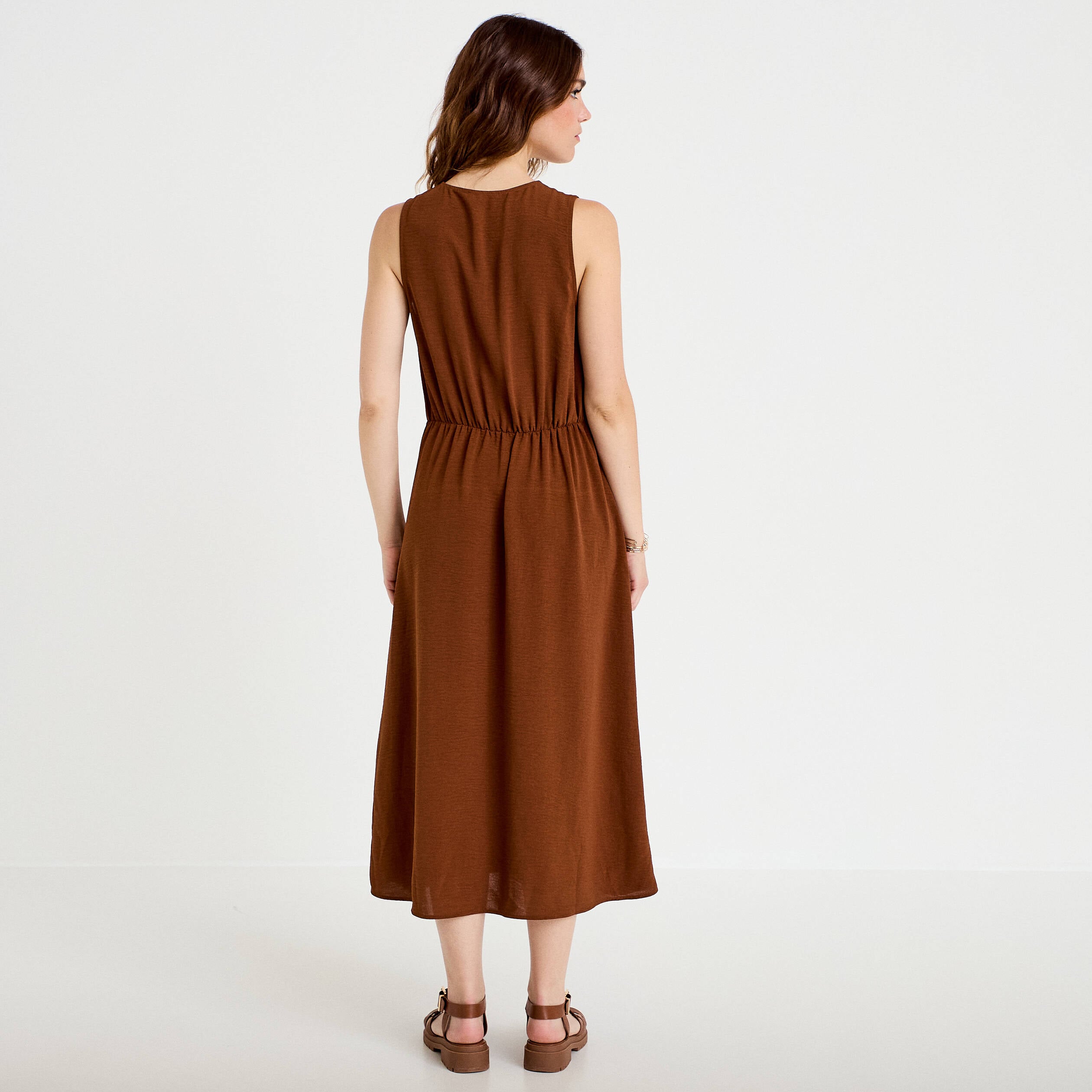 Robe droite 3/4 sans manches col v marron femme