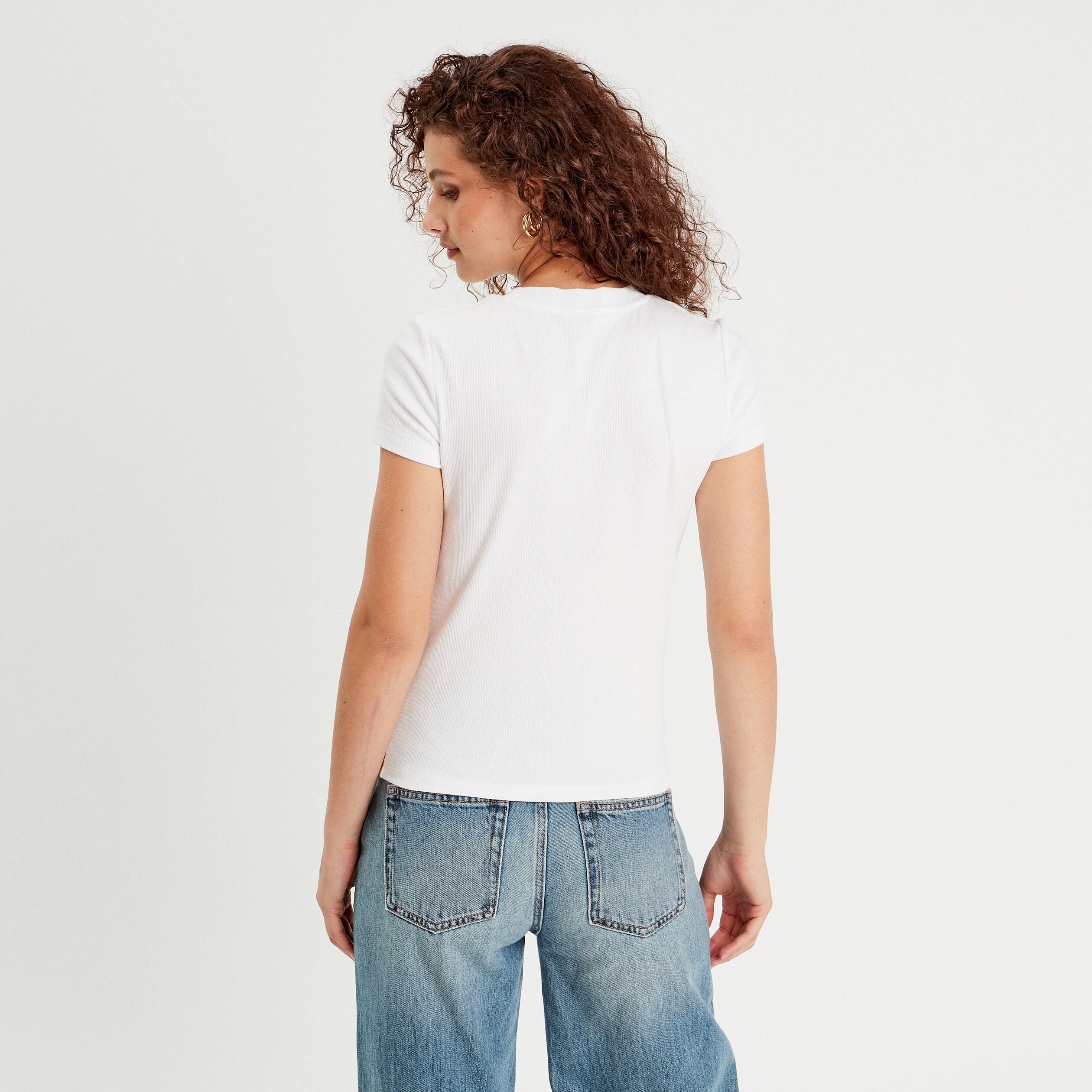 T-shirt c&ocirc;tel&eacute; ajust&eacute; manches courtes blanc femme