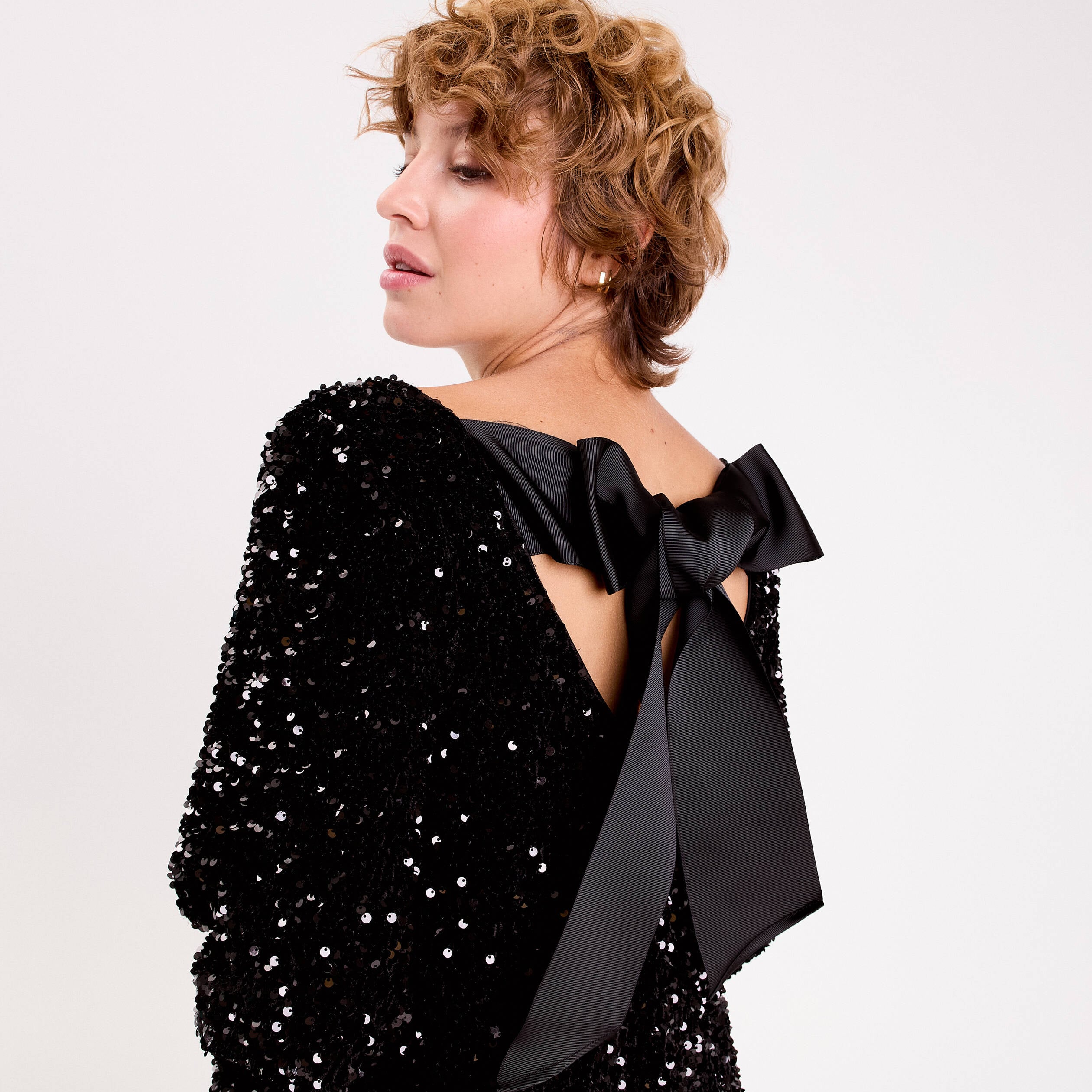 Robe &agrave; sequins dos nou&eacute; noir femme