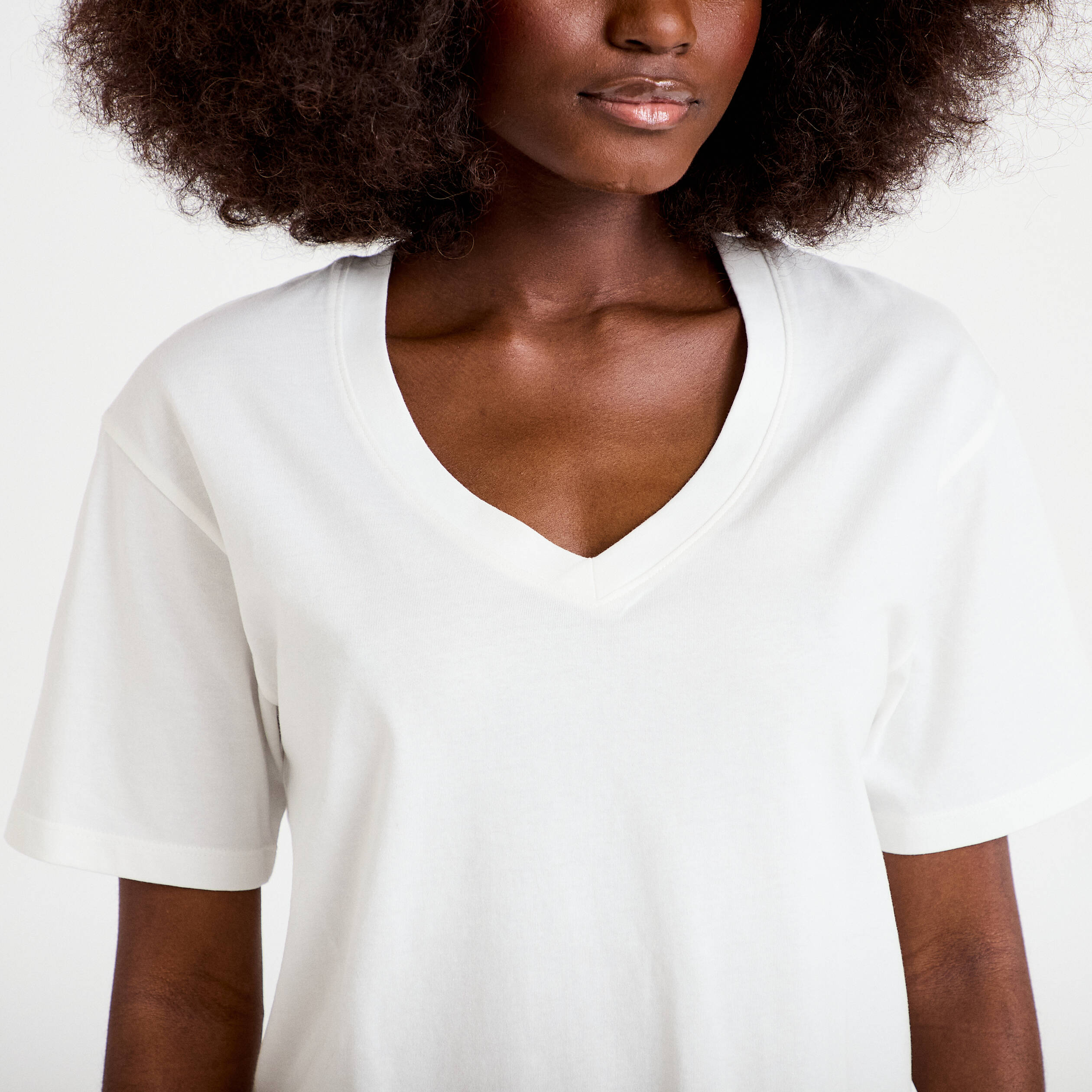T-shirt col v manches courtes ecru femme