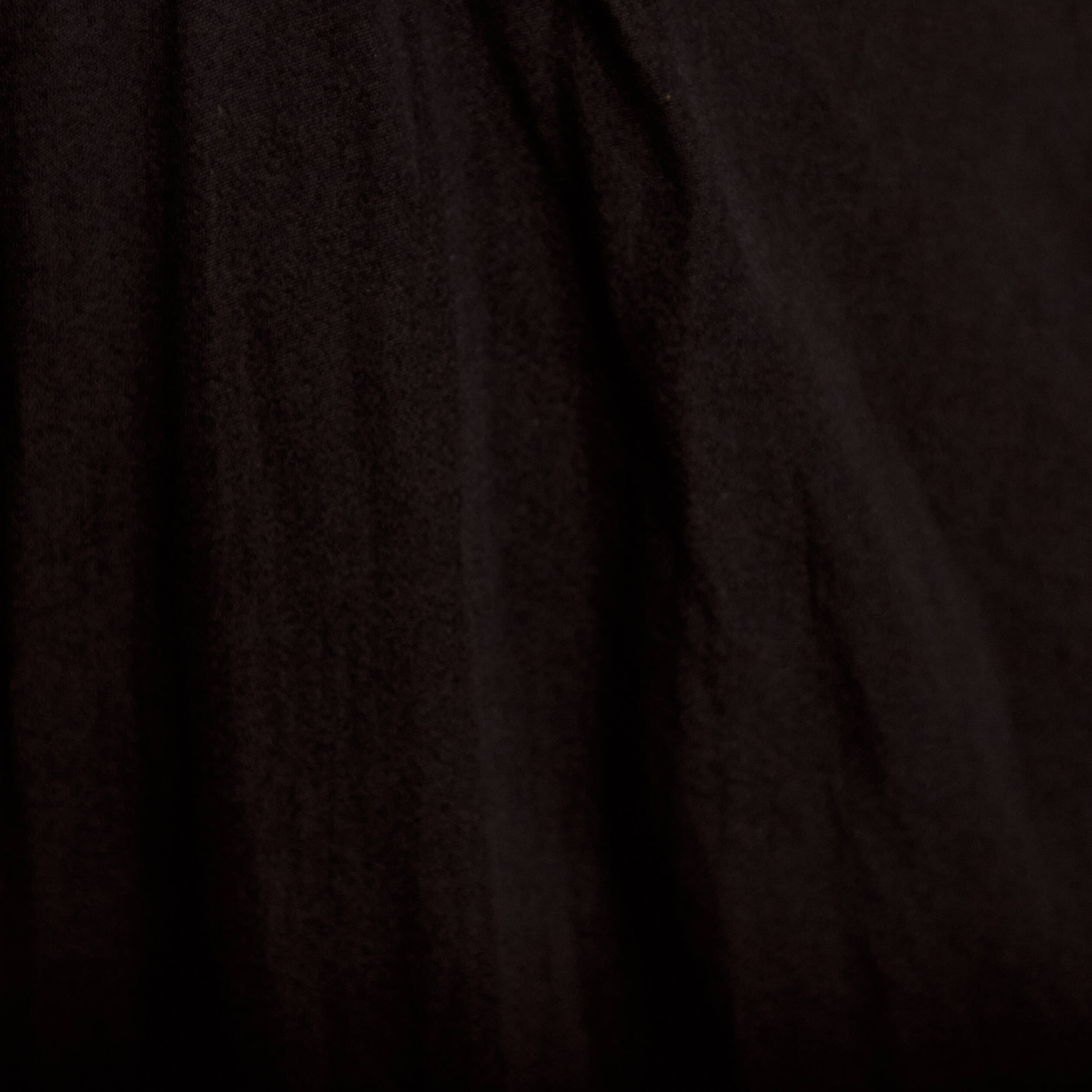 Robe longue &eacute;vas&eacute;e col v satin&eacute;e noir femme