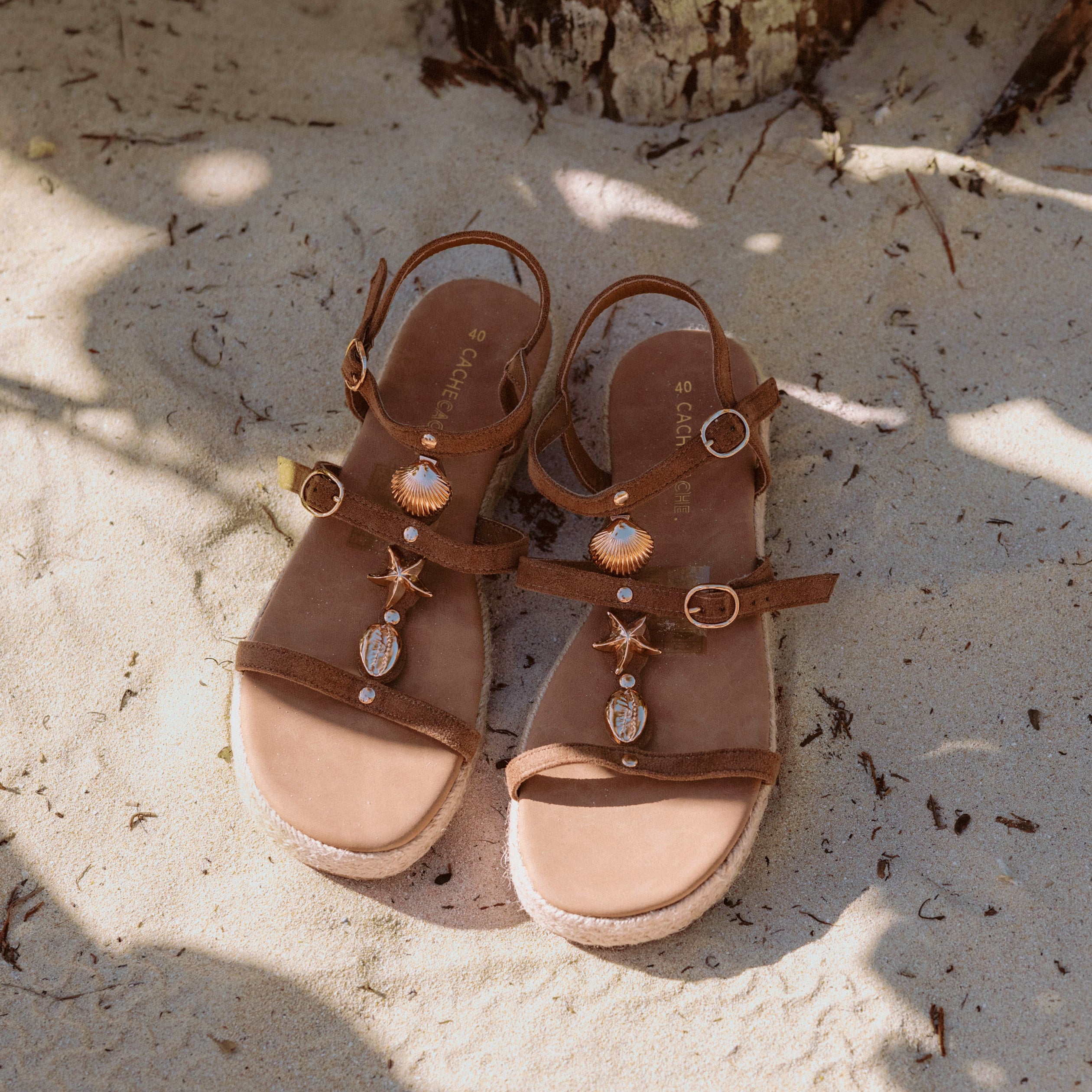 Sandales aspect daim camel femme