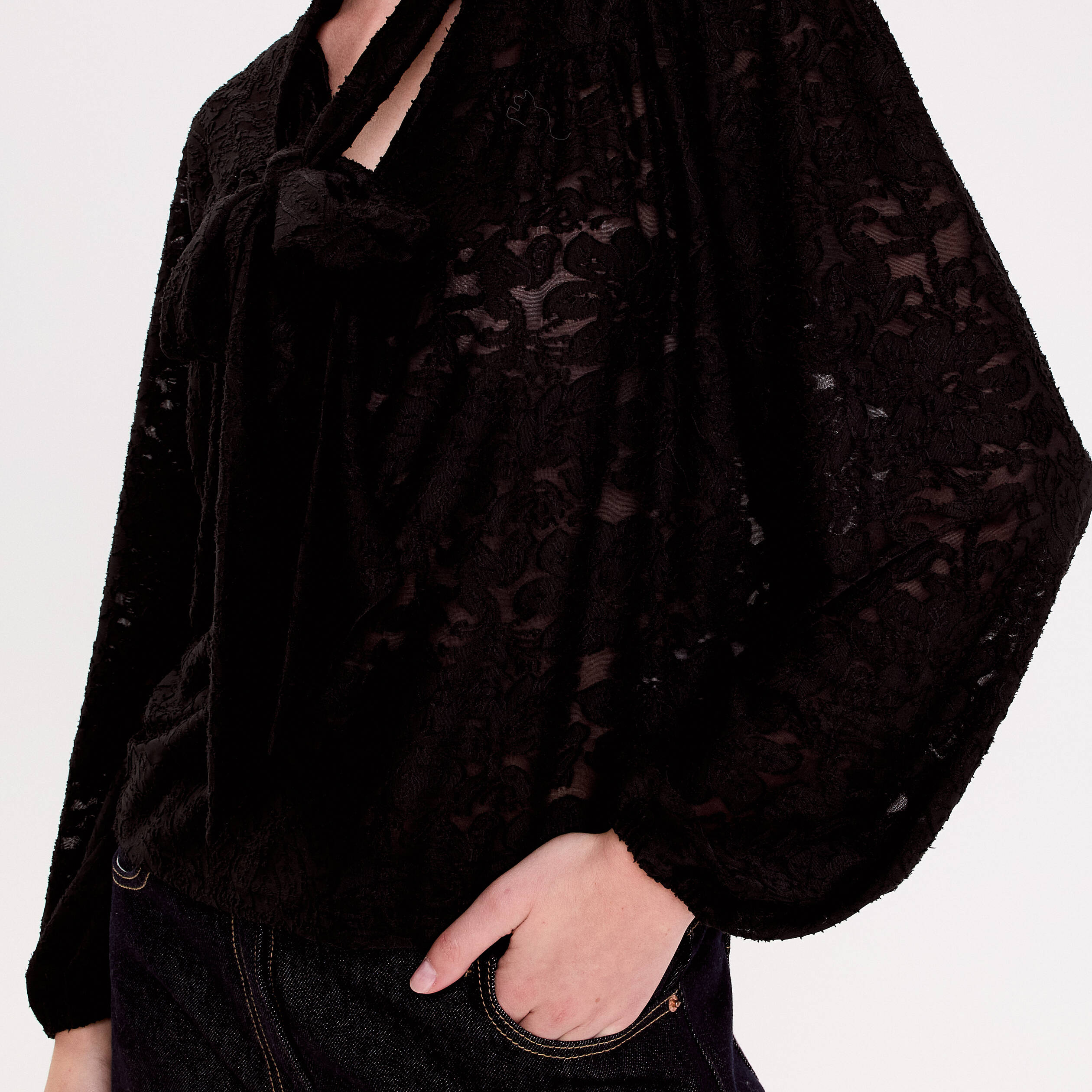 Blouse col lavalli&egrave;re noir femme