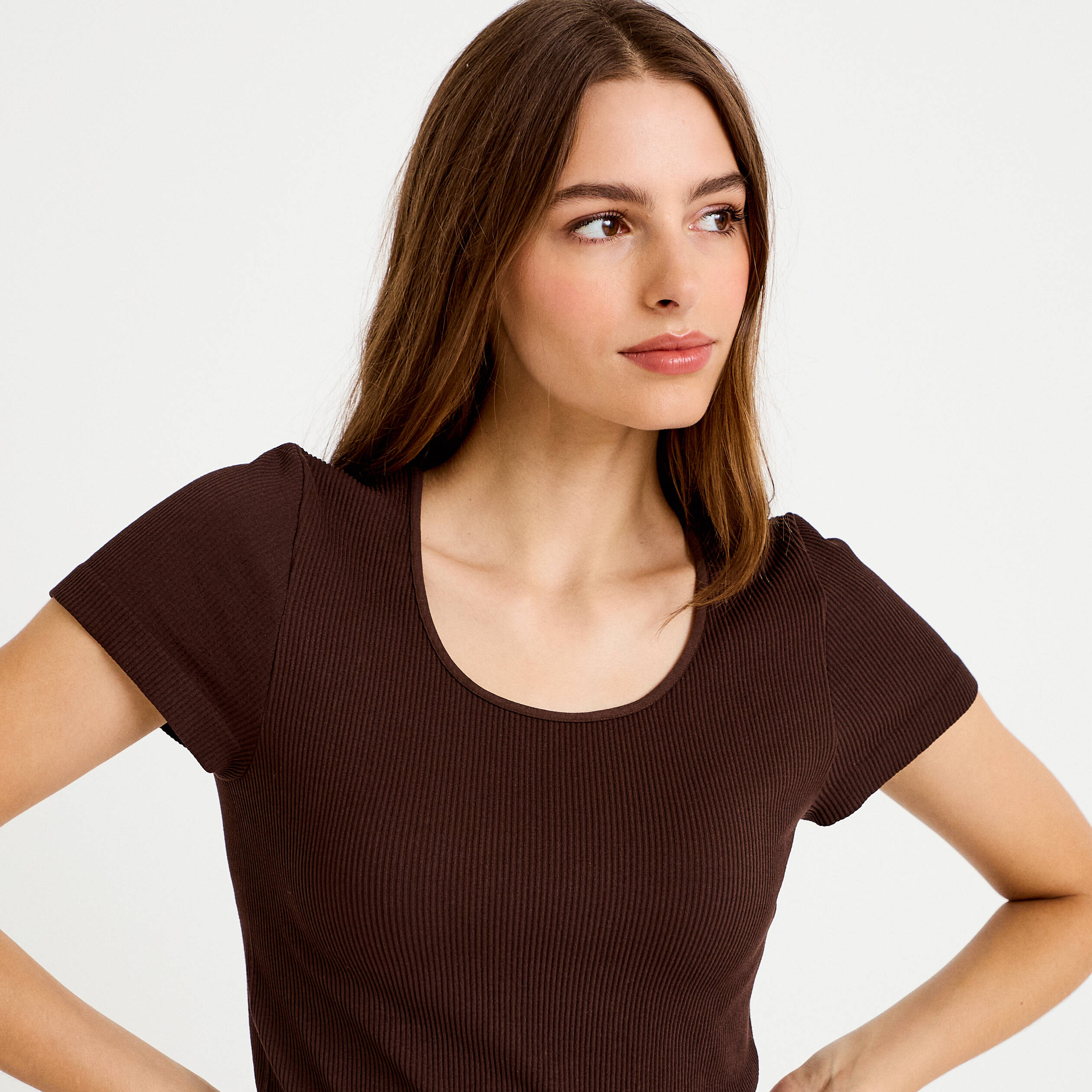 Crop top sans couture col rond marron fonc&eacute; femme