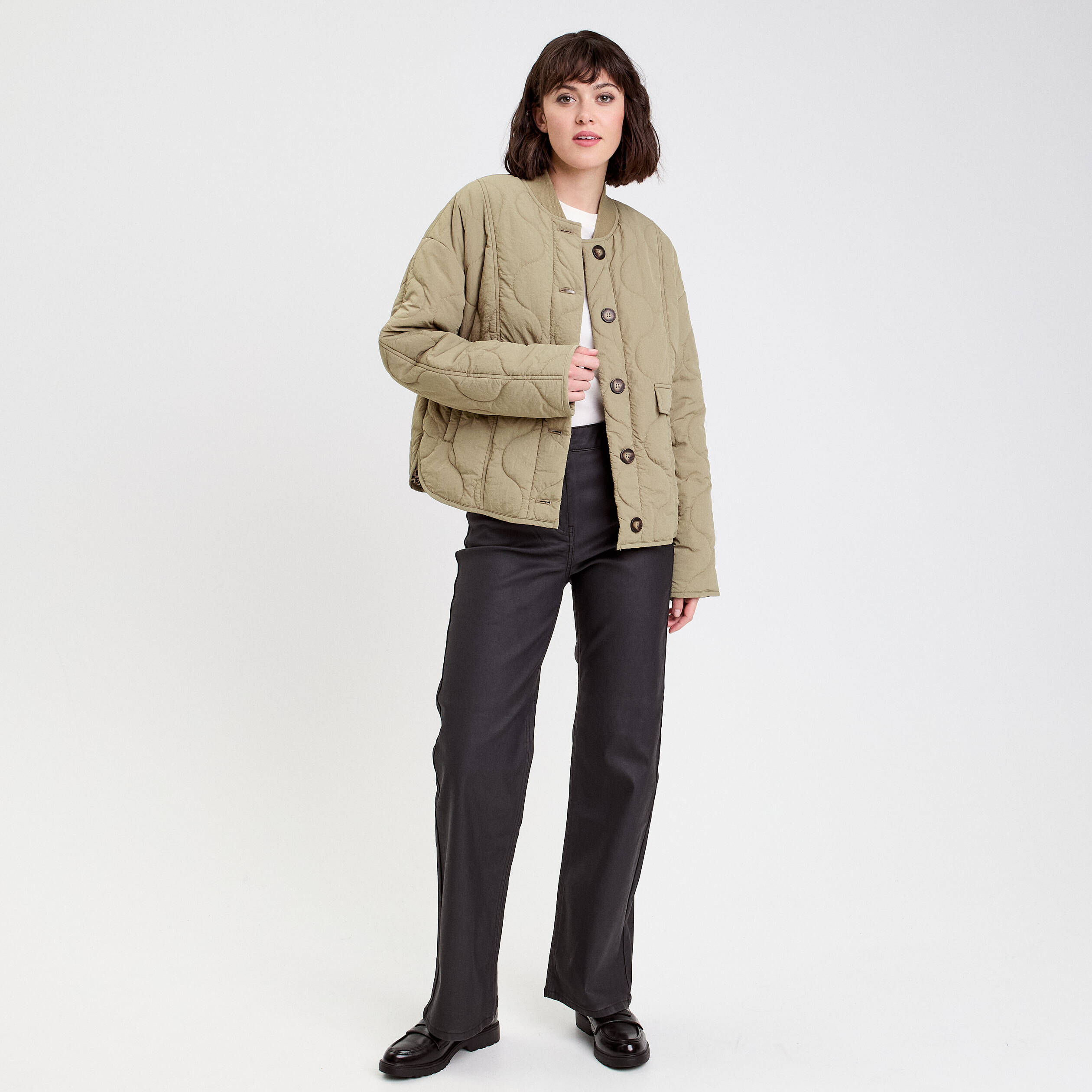 Pantalon droit enduit denim noir enduit femme