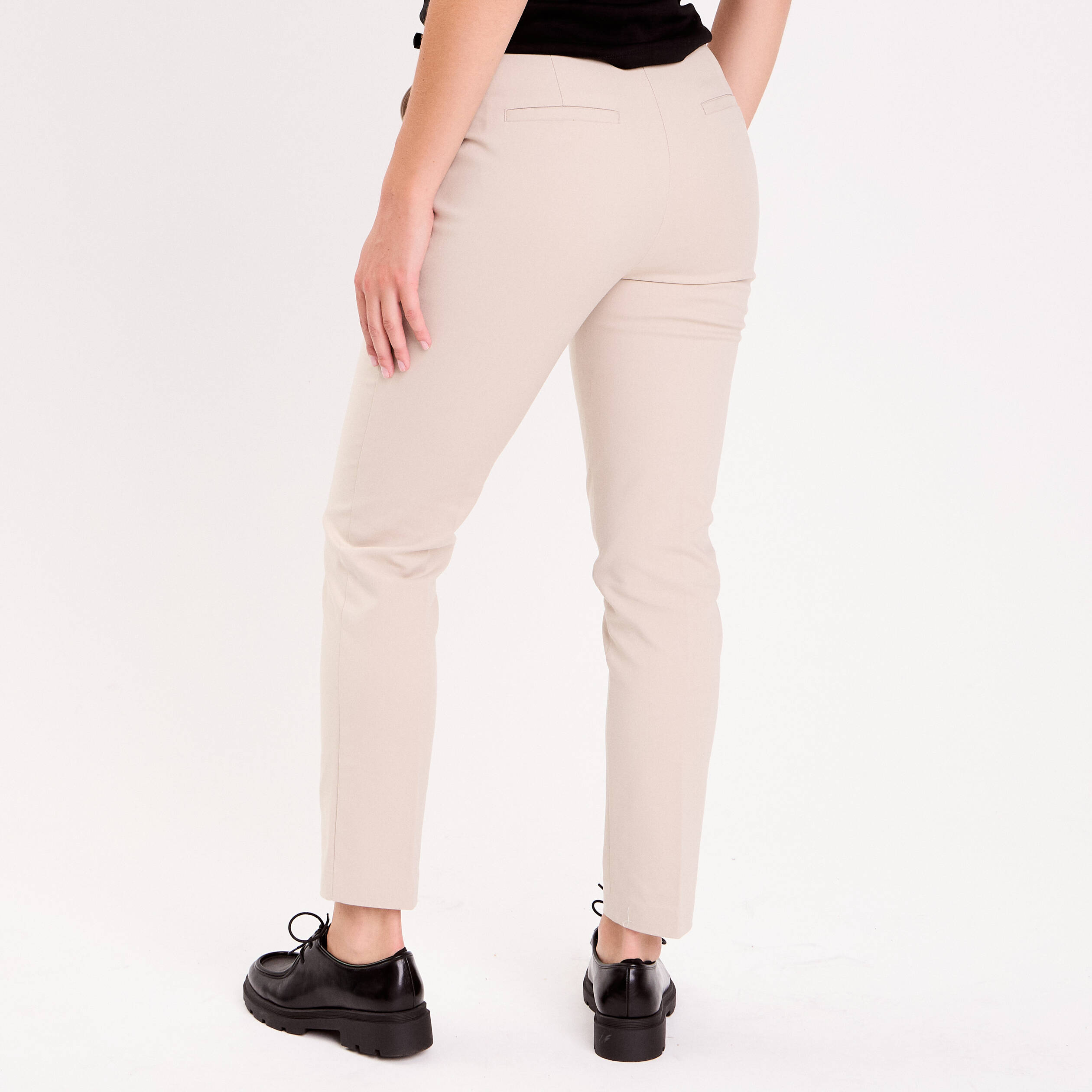 Pantalon cigarette ceintur&eacute; beige femme