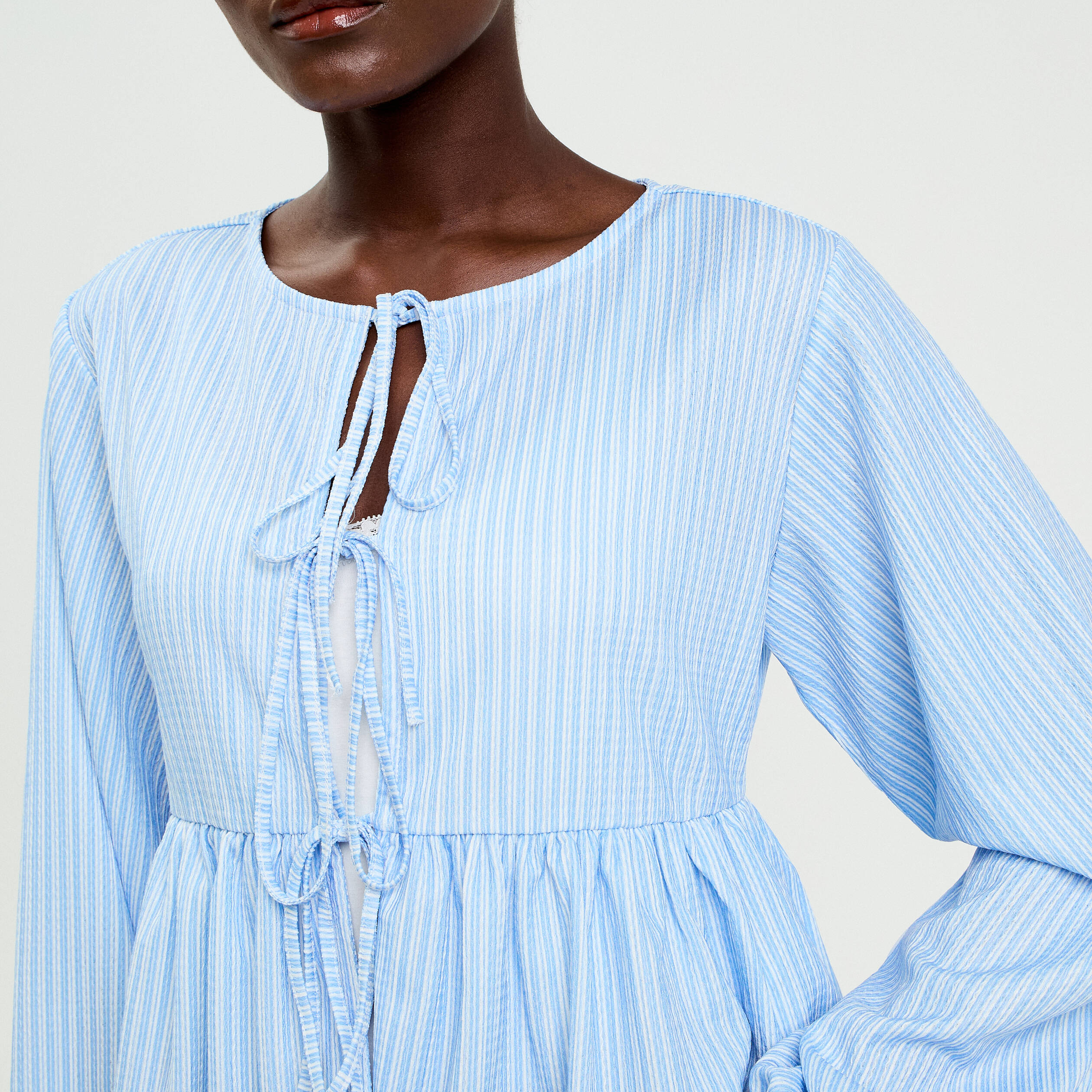 Blouse manches longues en cr&ecirc;pe blanc femme