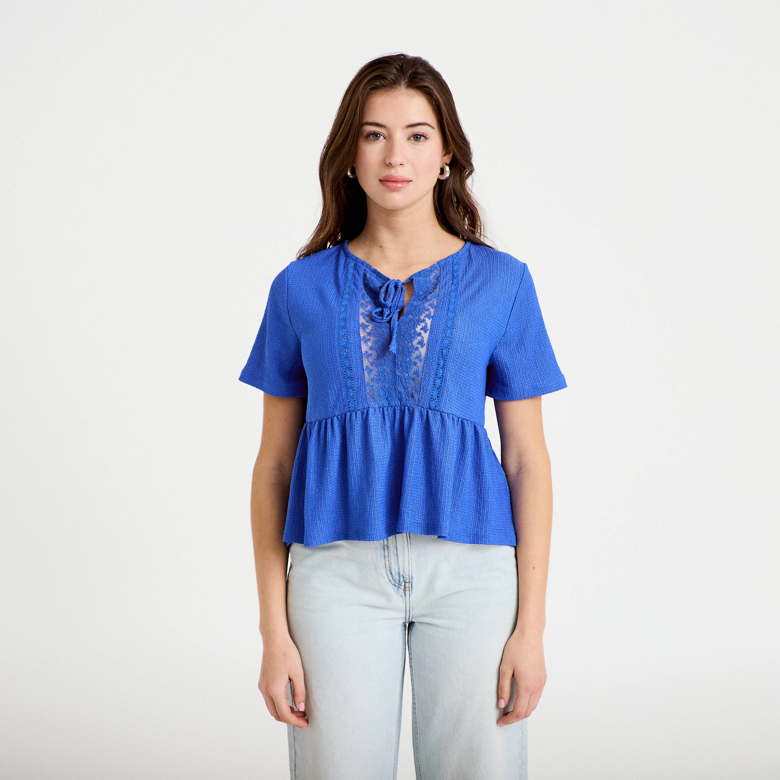 Blouse col v manches courtes dentelle bleu electrique femme