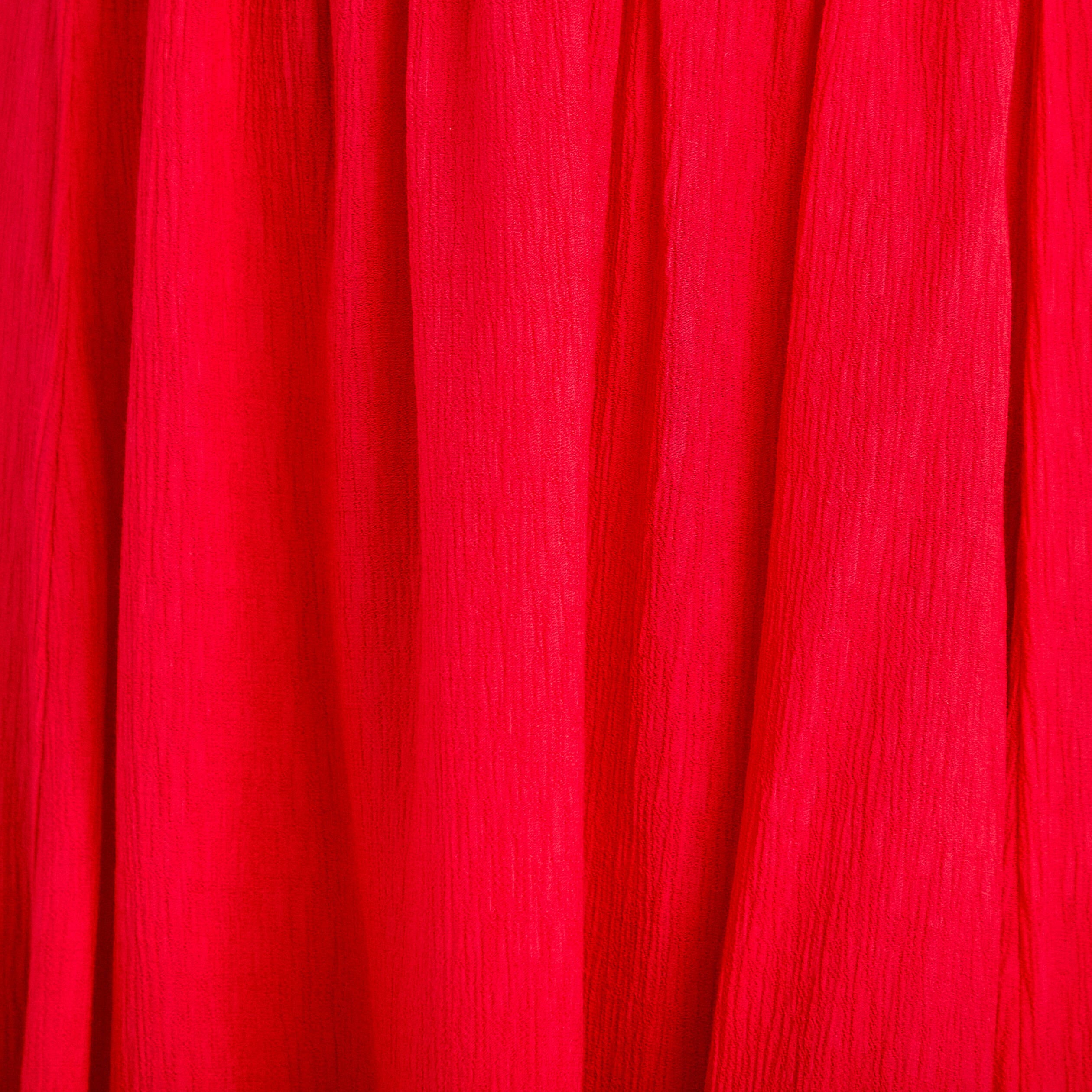 Robe longue &eacute;vas&eacute;e col v sans manches rouge femme