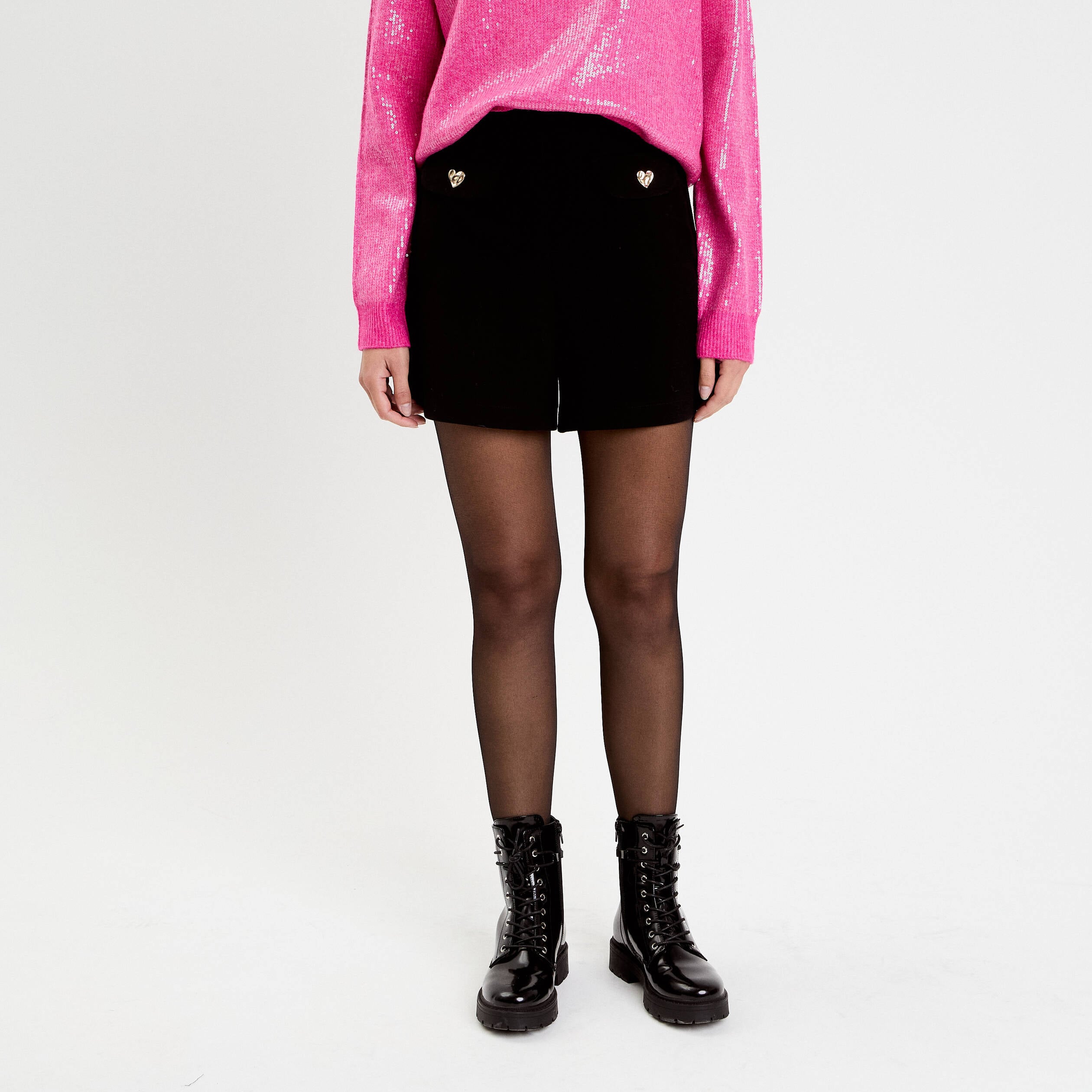 Short stretch d&eacute;tails coeur noir femme