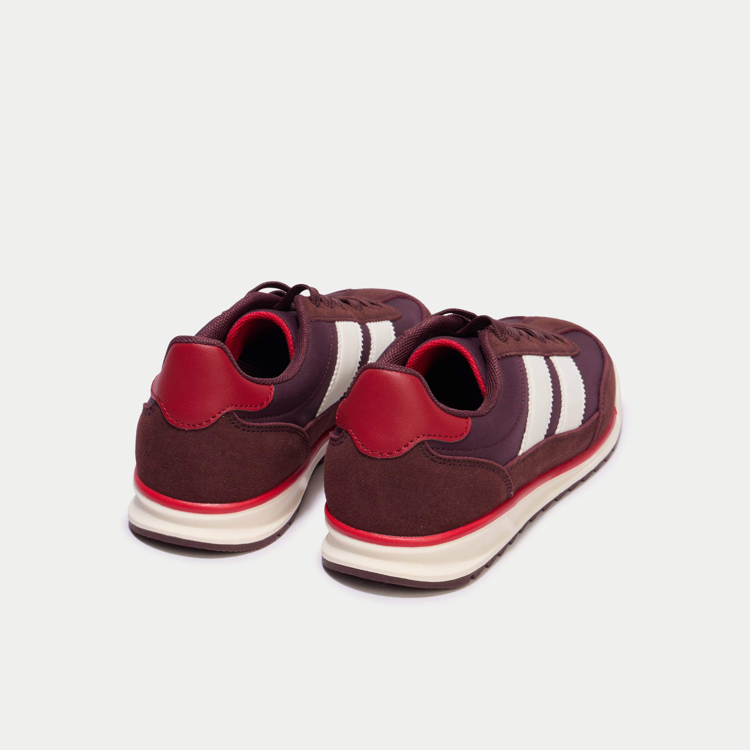 Basket aspect daim bordeaux femme