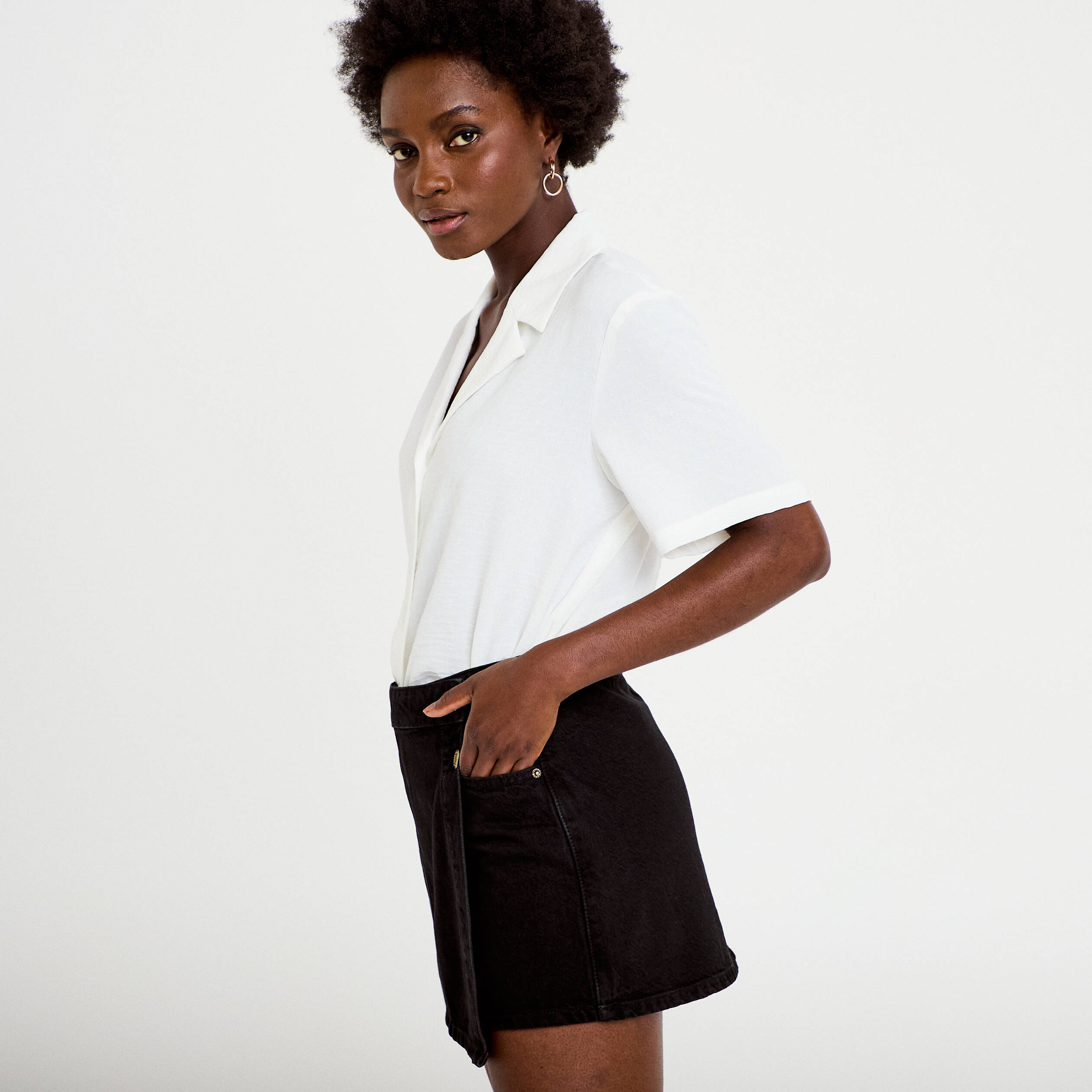 Jupe-short trap&egrave;ze en jean denim noir femme