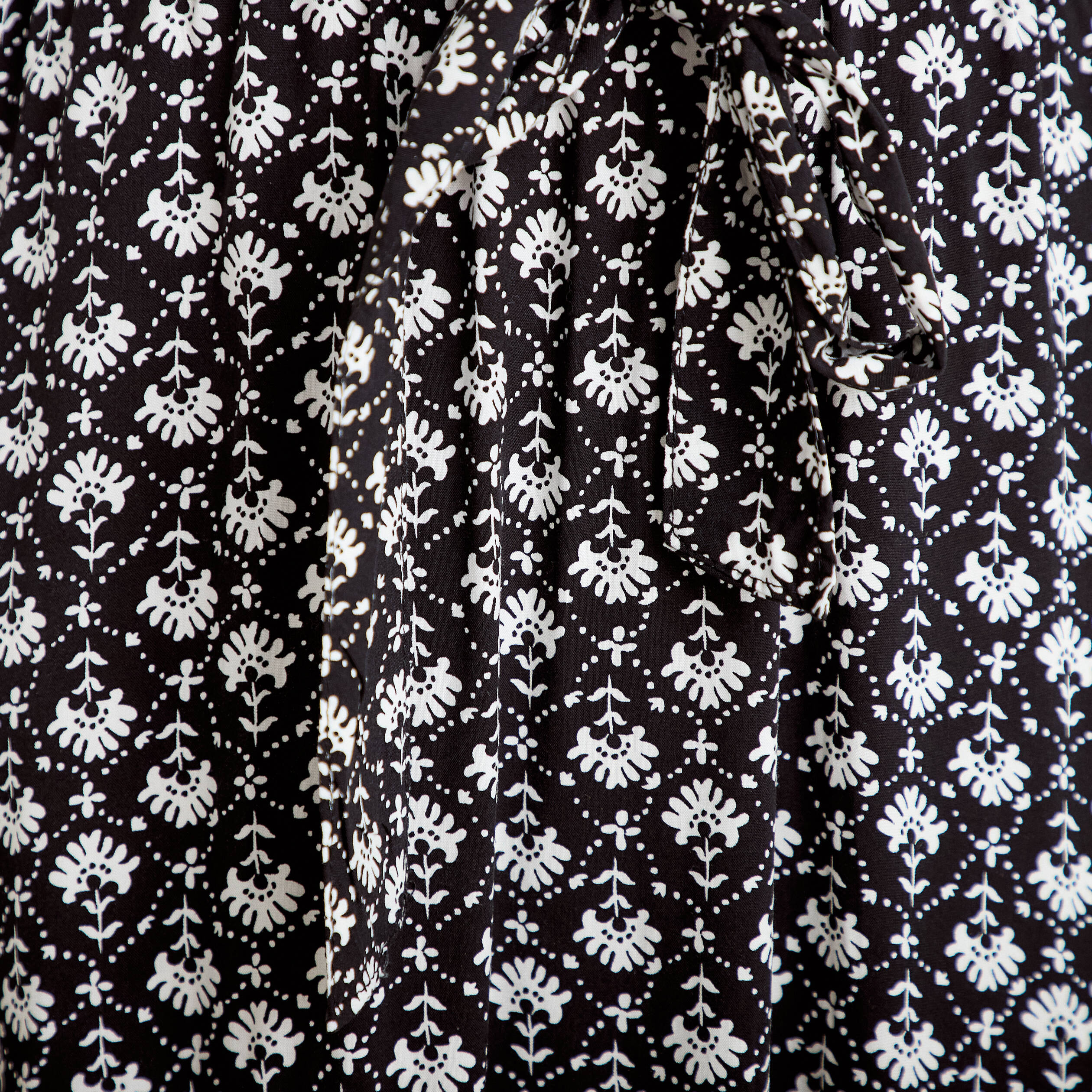Robe bi-mati&egrave;re cintr&eacute;e noir femme