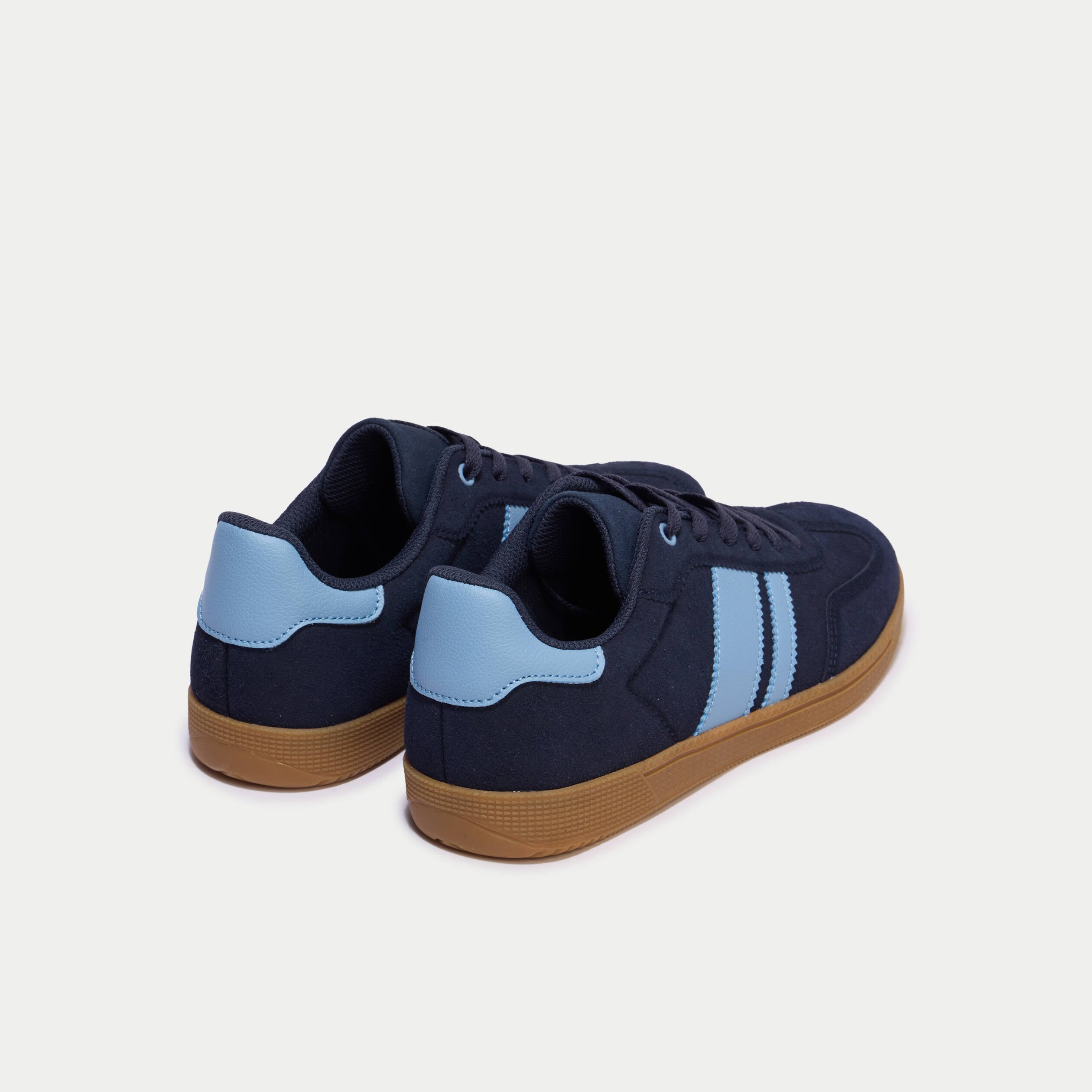 Baskets basses &agrave; lacets bleu marine femme