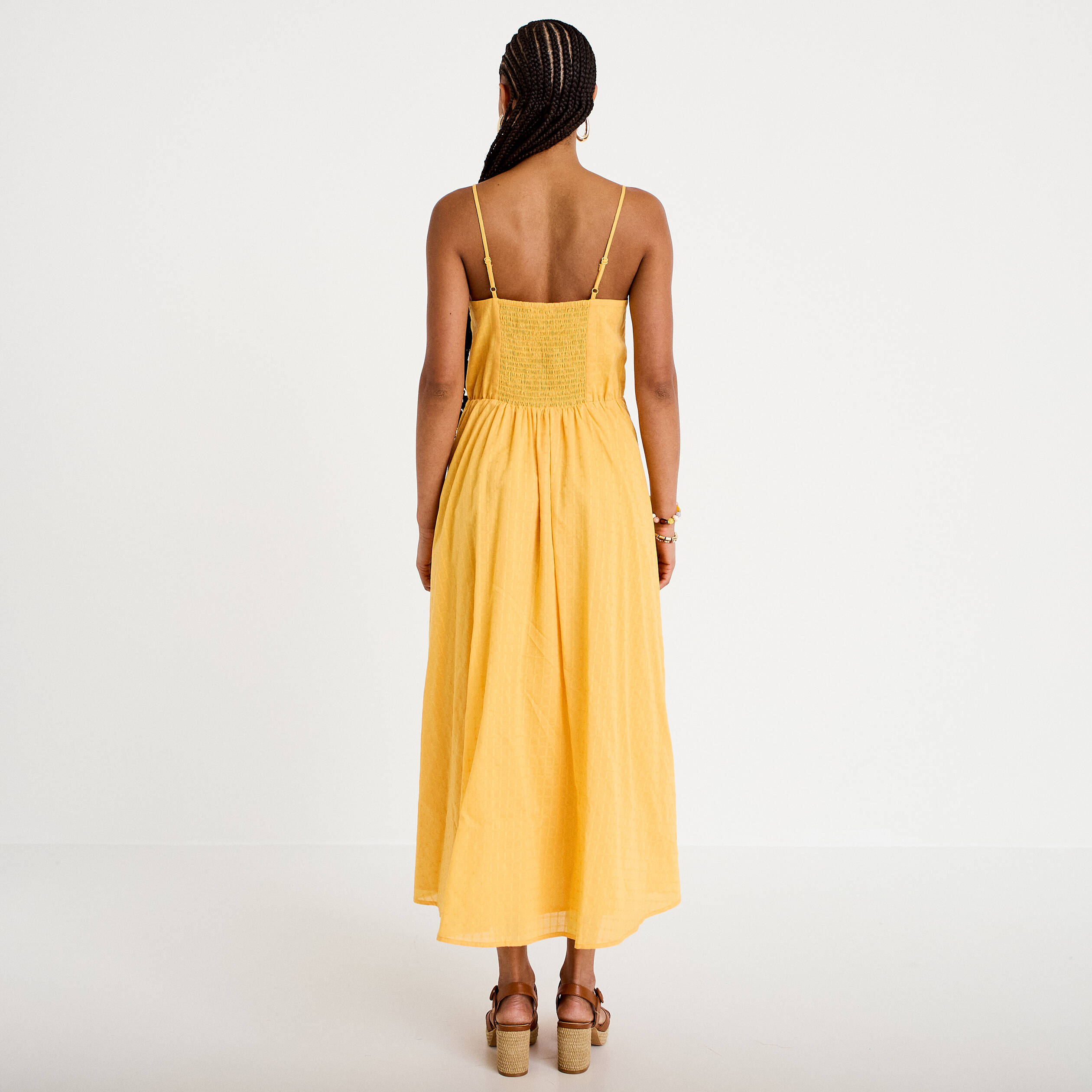 Robe longue &eacute;vas&eacute;e &agrave; fines bretelles orange clair femme