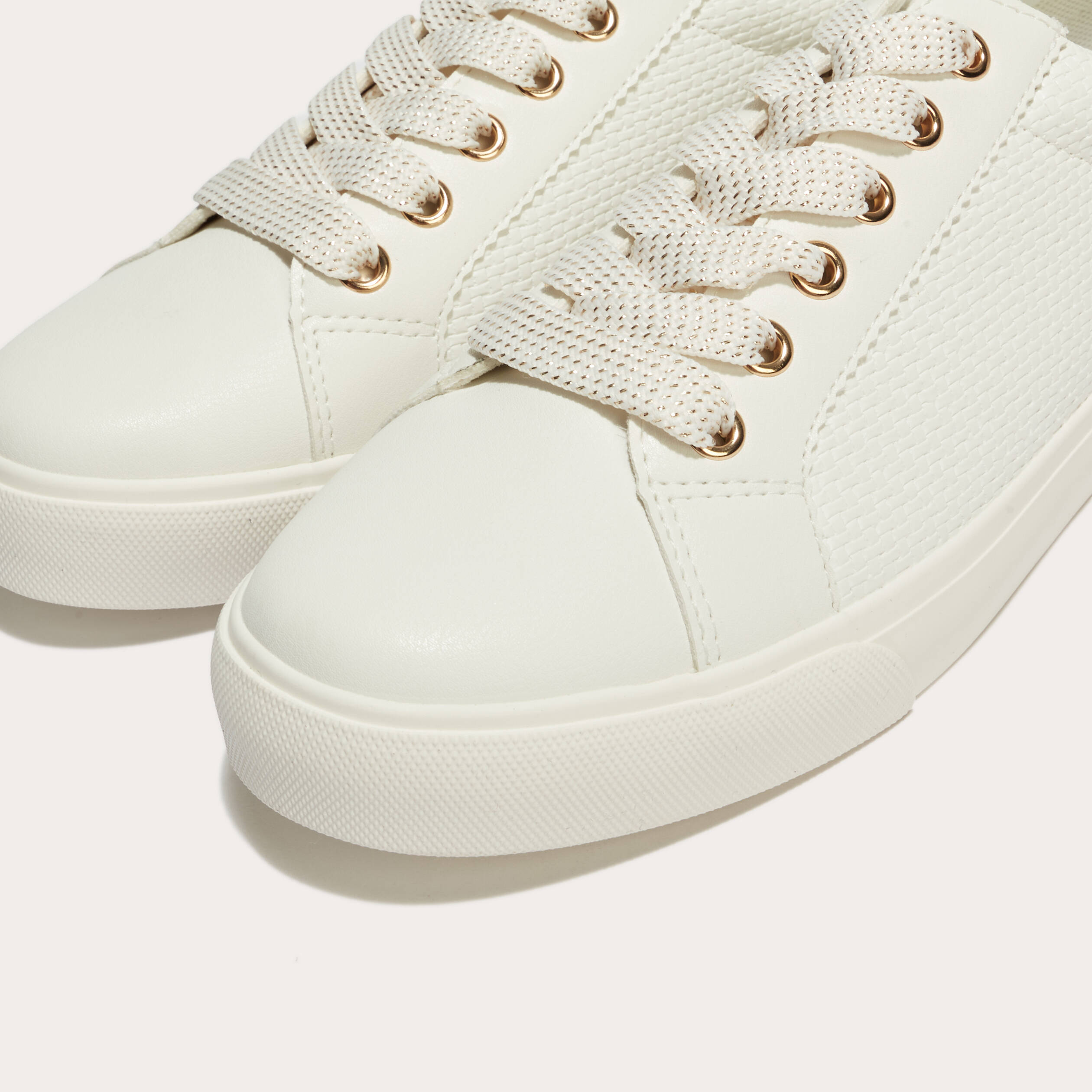 Baskets &agrave; lacets blanc femme