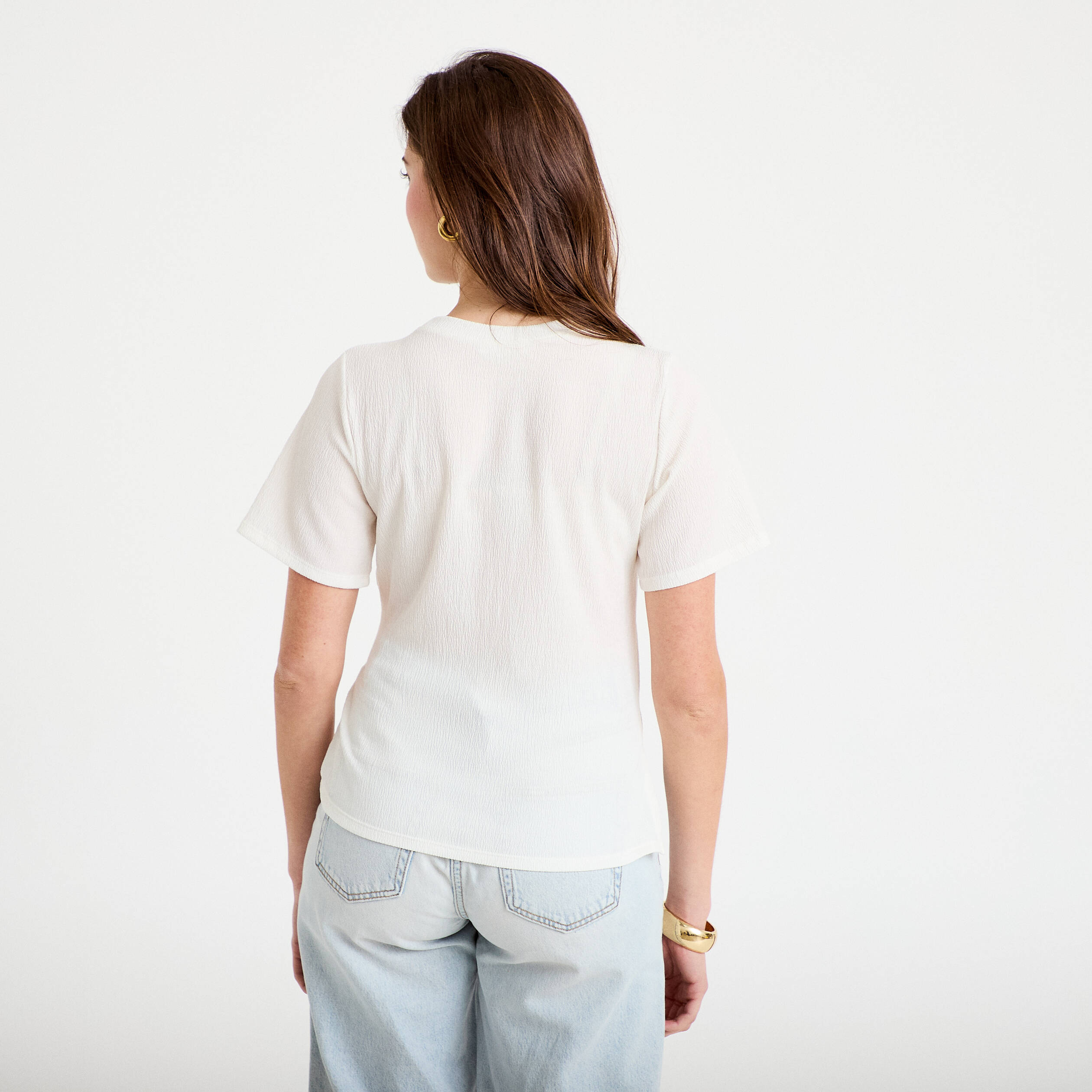 T-shirt cintr&eacute; col rond manches courtes ecru femme