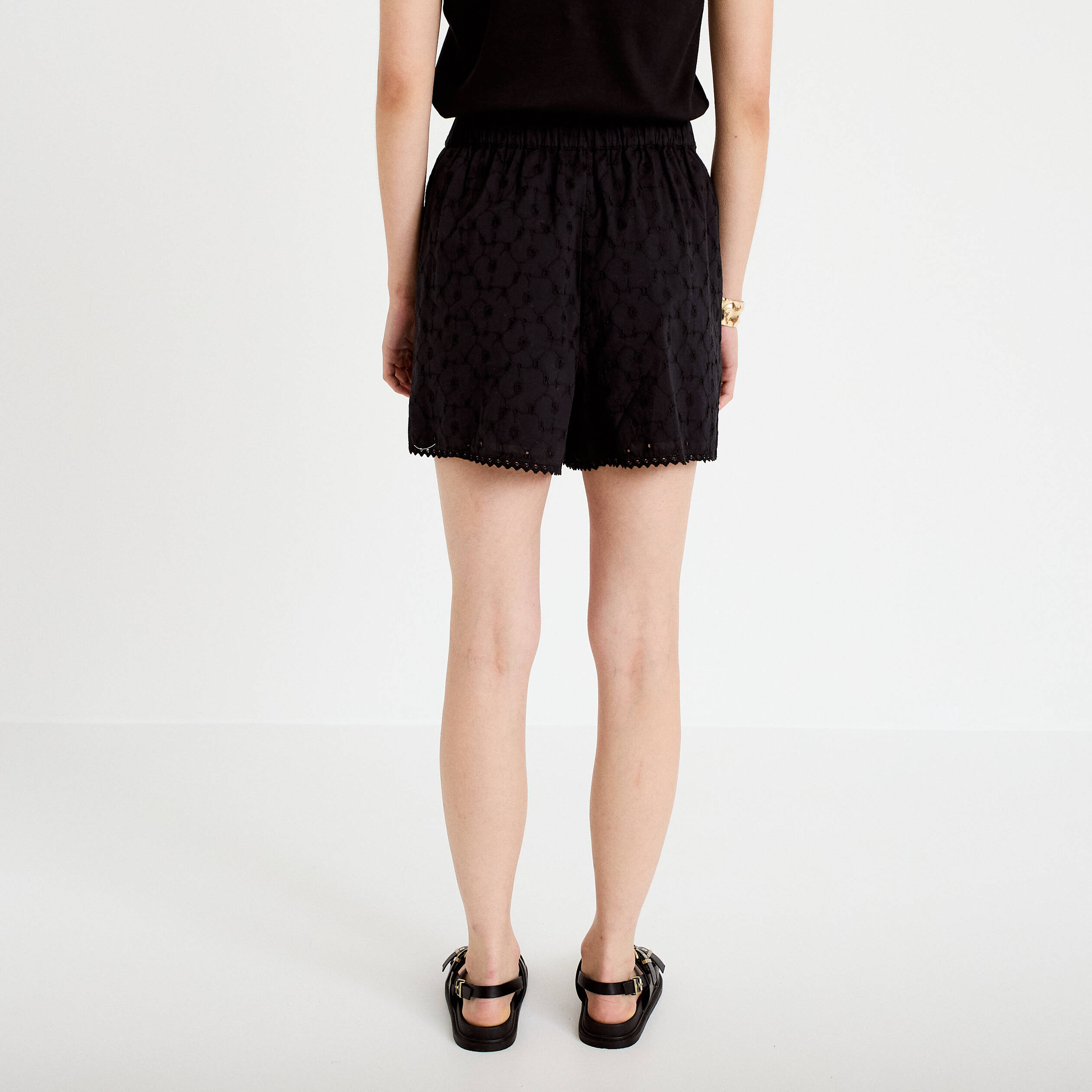 Short avec broderie noir femme