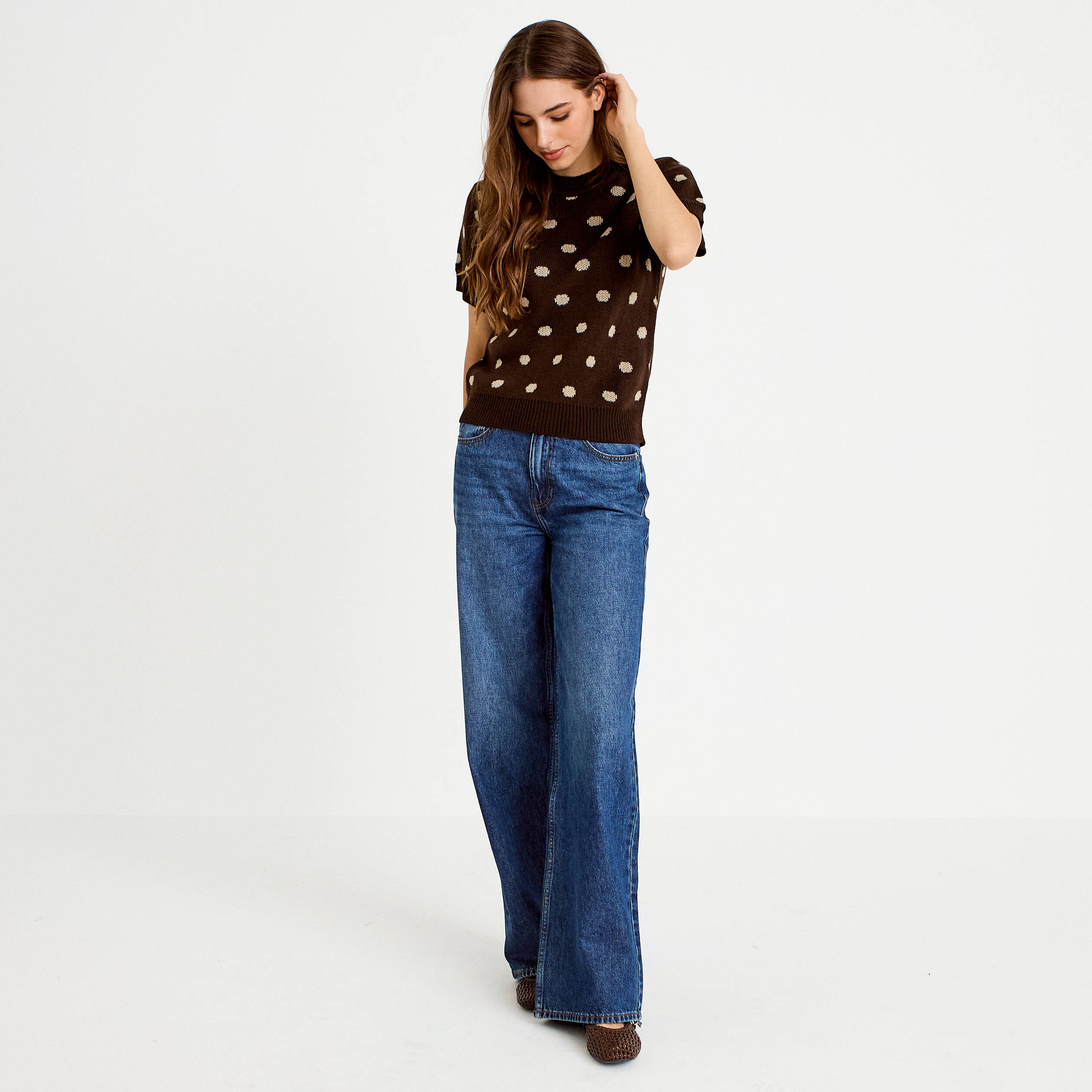 Pull cintr&eacute; col rond manches courtes marron fonc&eacute; femme