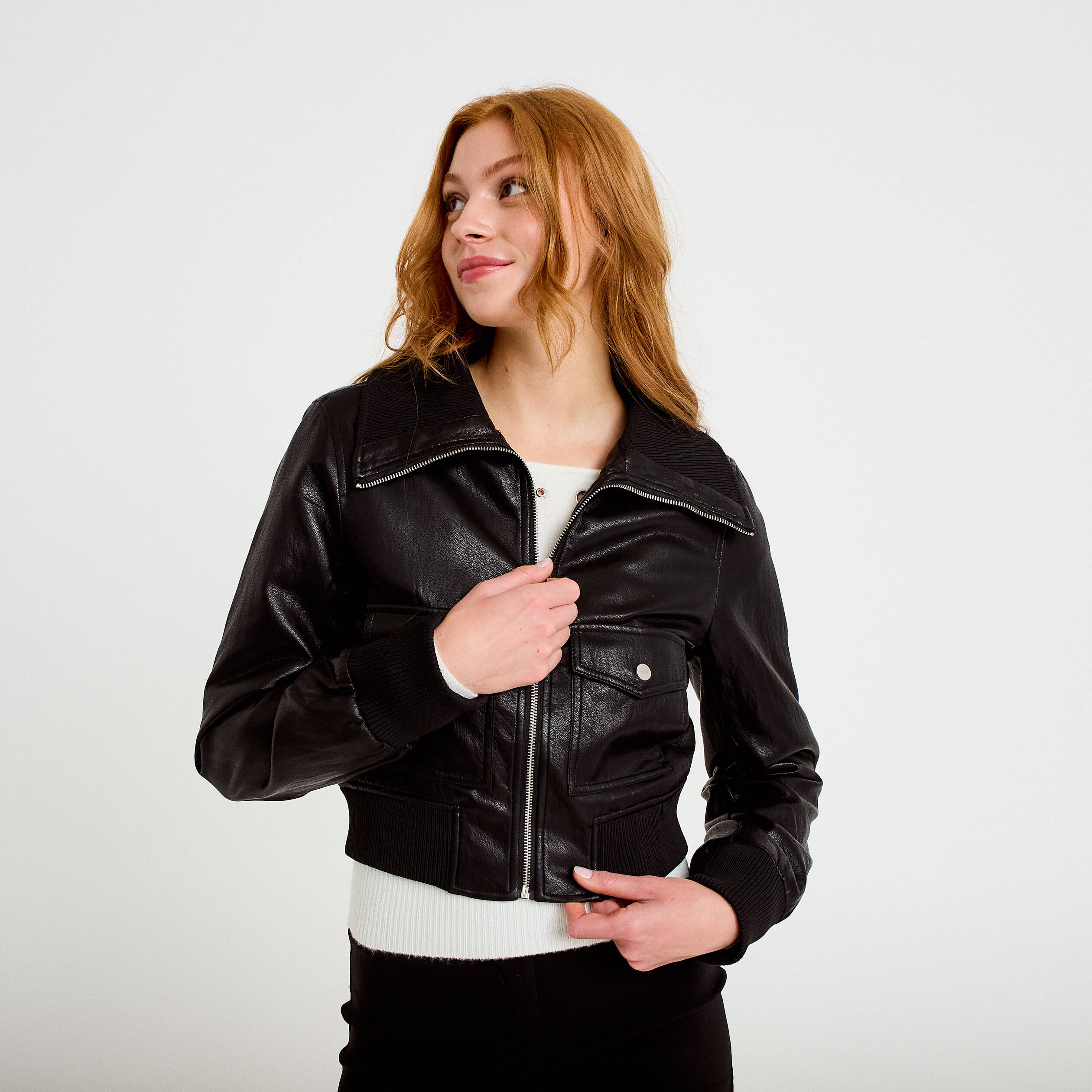 Bomber ajust&eacute; cropped similicuir noir femme