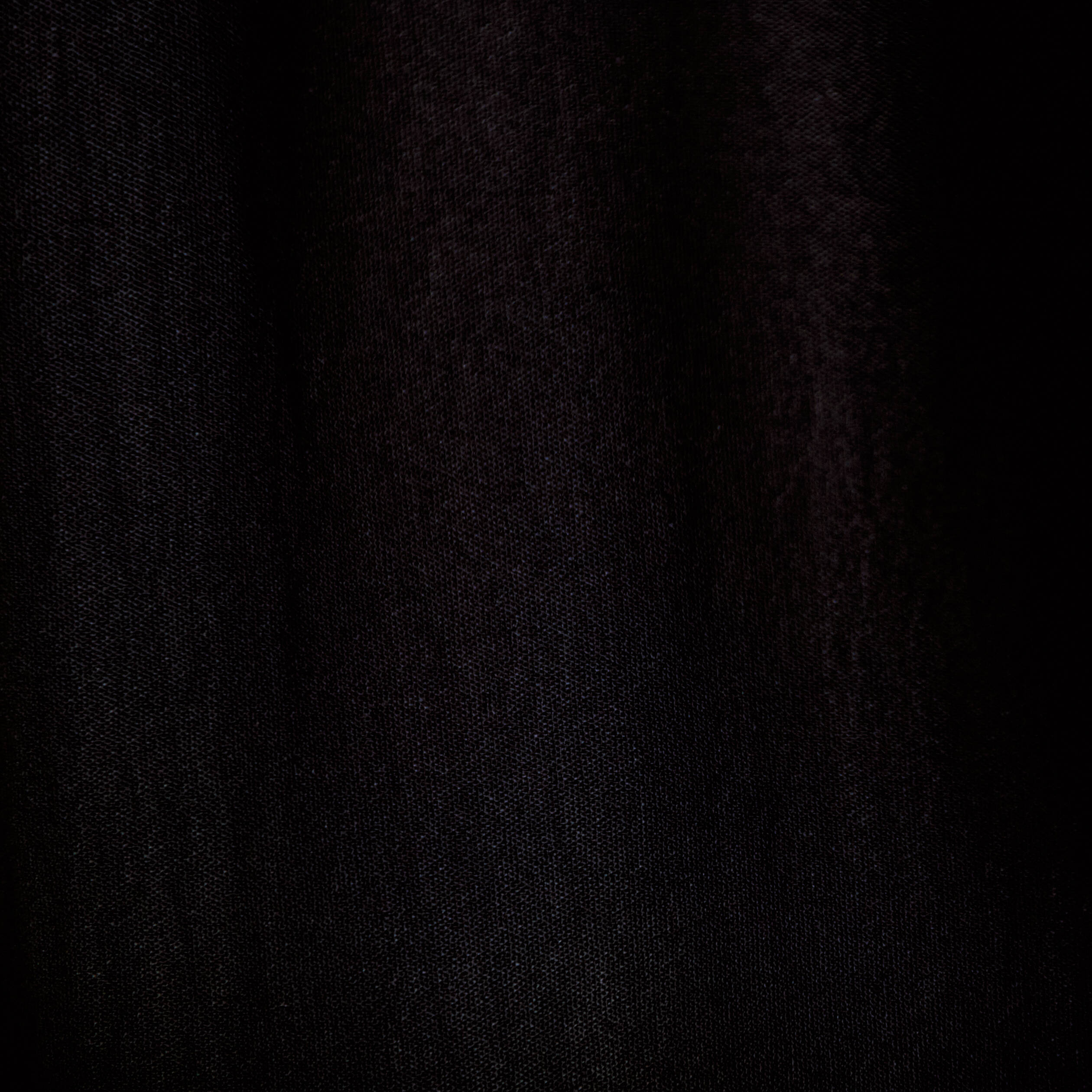 Robe longue &eacute;vas&eacute;e manches courtes noir femme