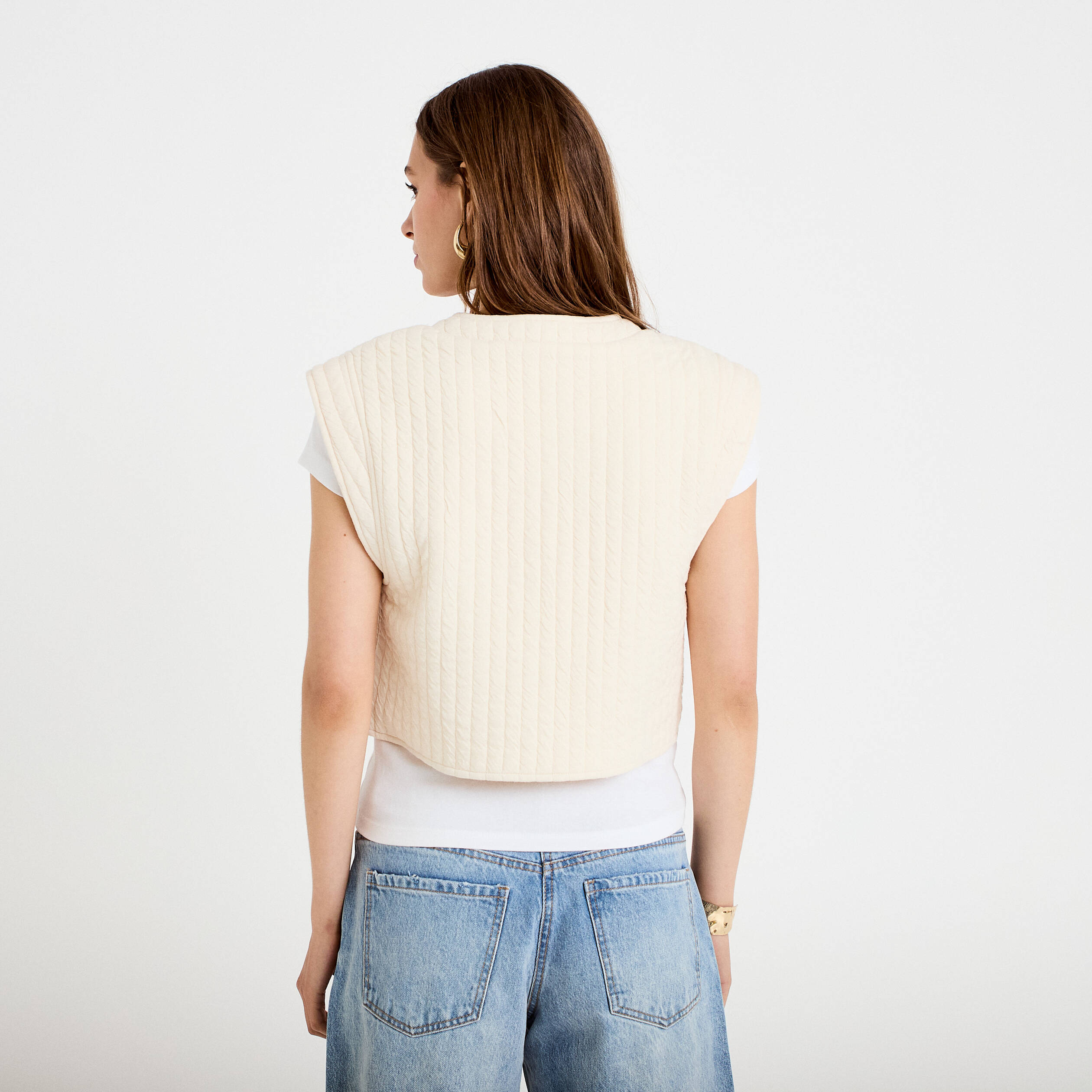 Gilet sans manches brod&eacute; blanc femme