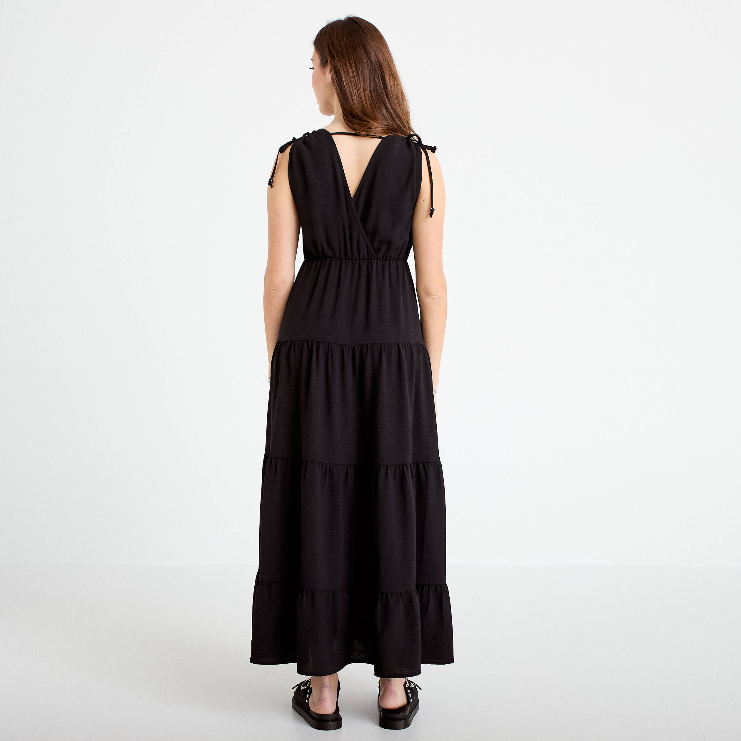 Robe longue &eacute;vas&eacute;e col V noir femme