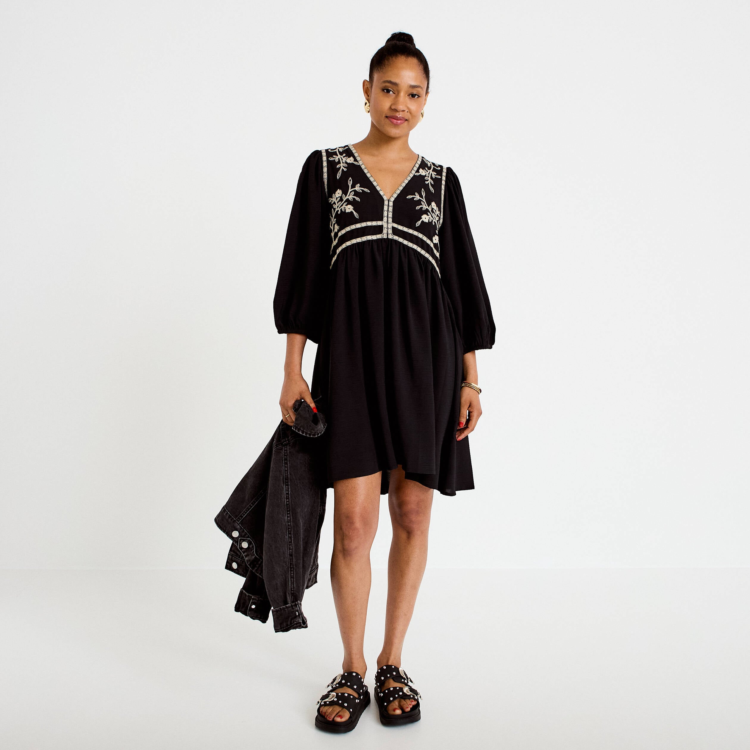 Robe droite courte col v manches 3/4 noir femme