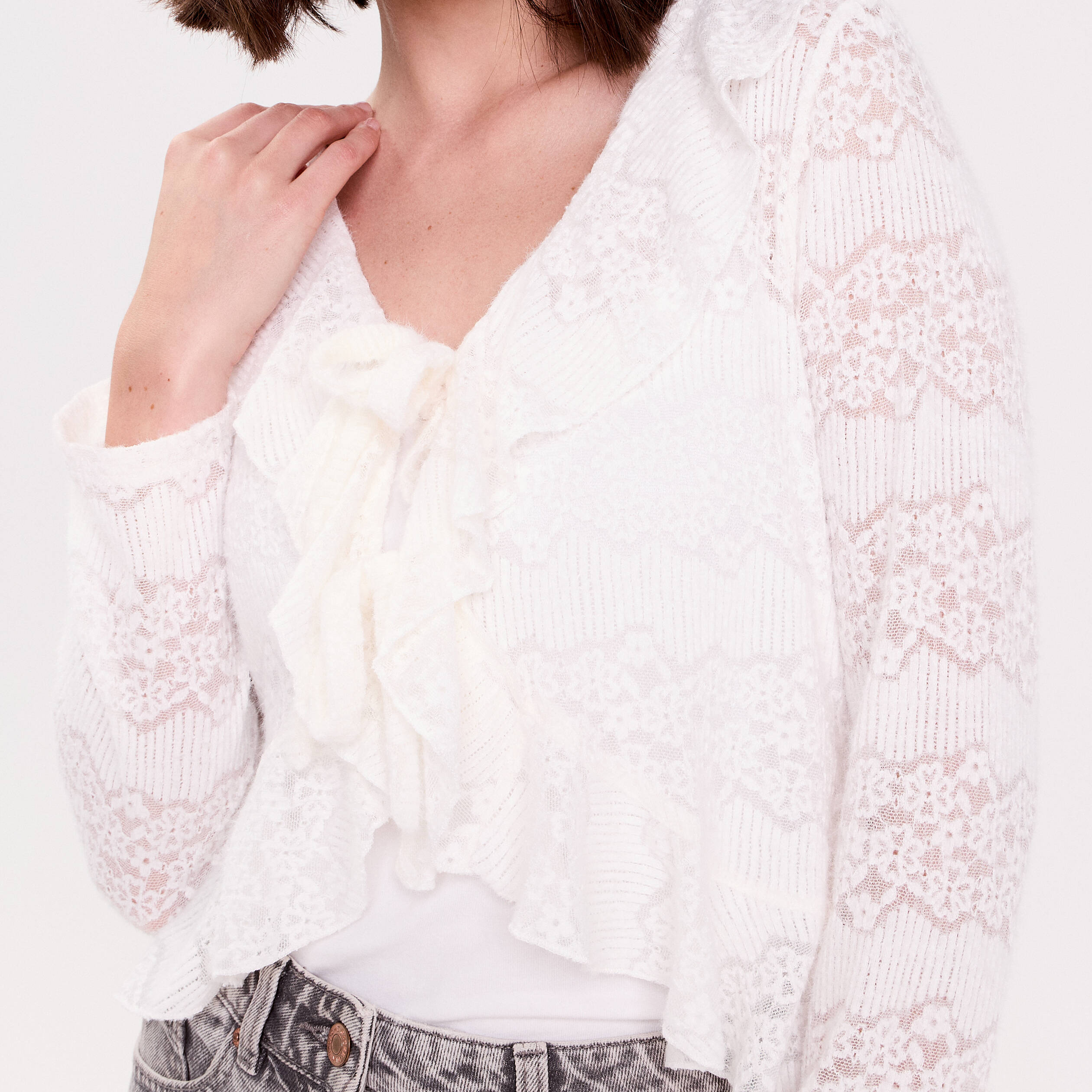 Gilet cintr&eacute; ajour&eacute; manches longues ecru femme