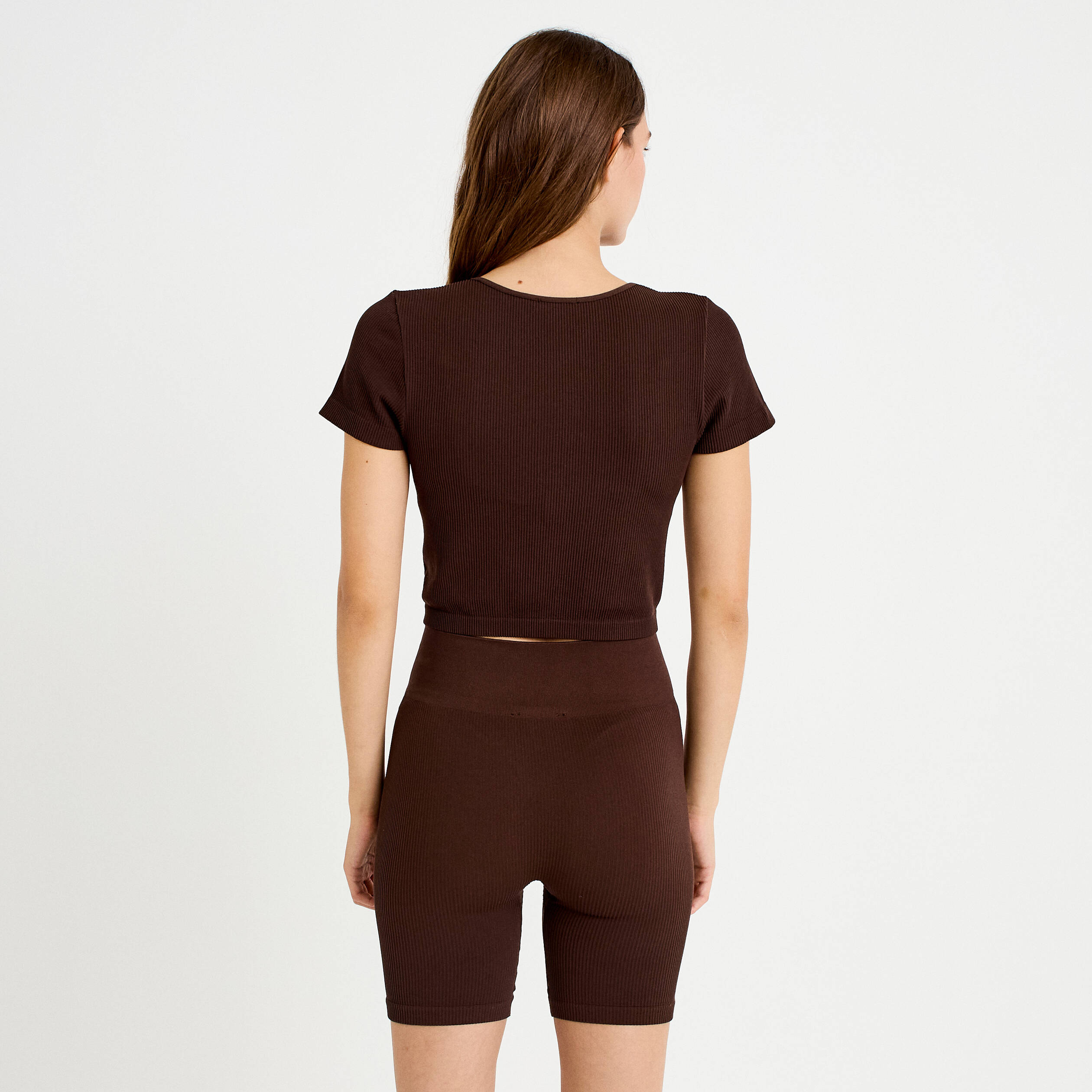 Crop top sans couture col rond marron fonc&eacute; femme