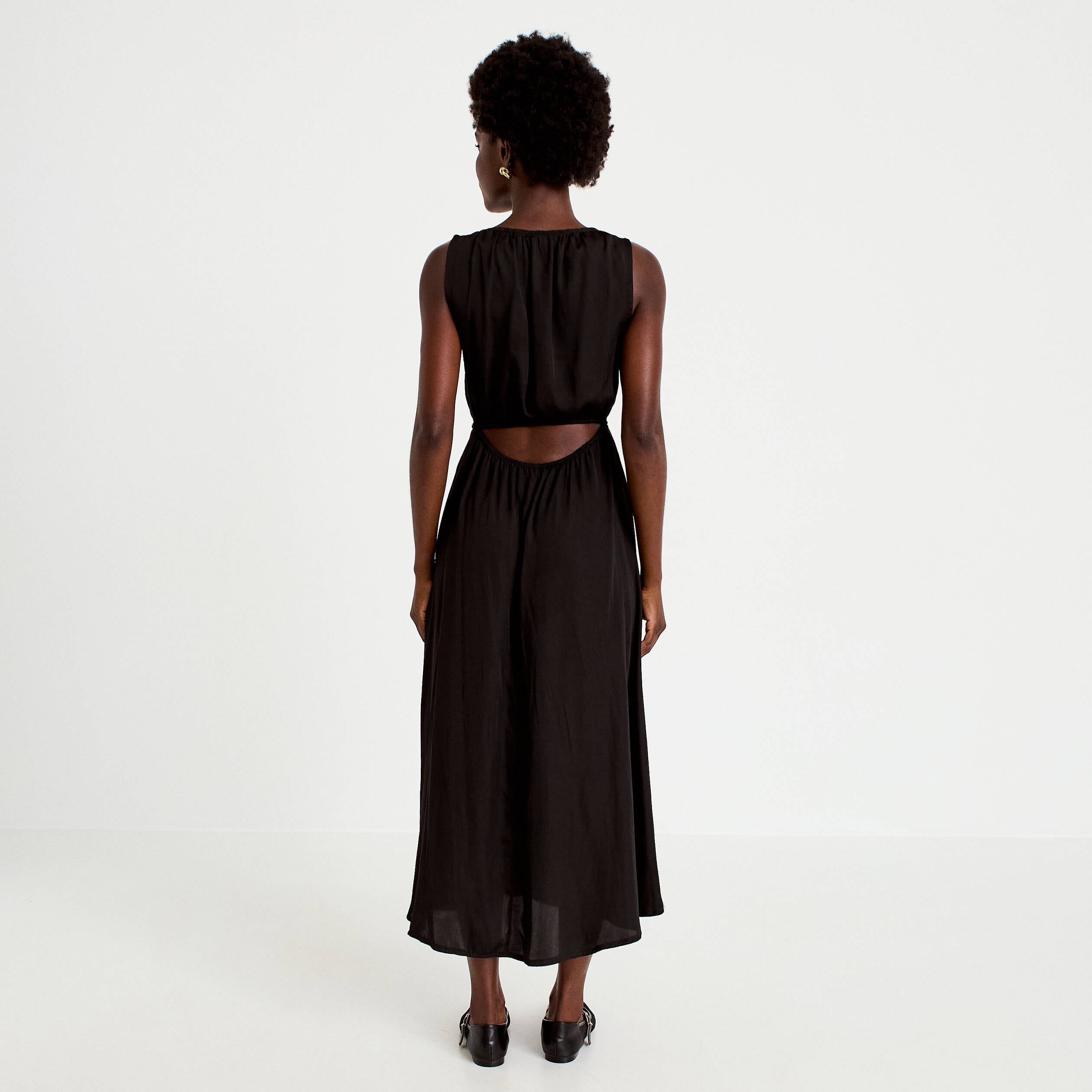 Robe longue &eacute;vas&eacute;e sans manches noir femme