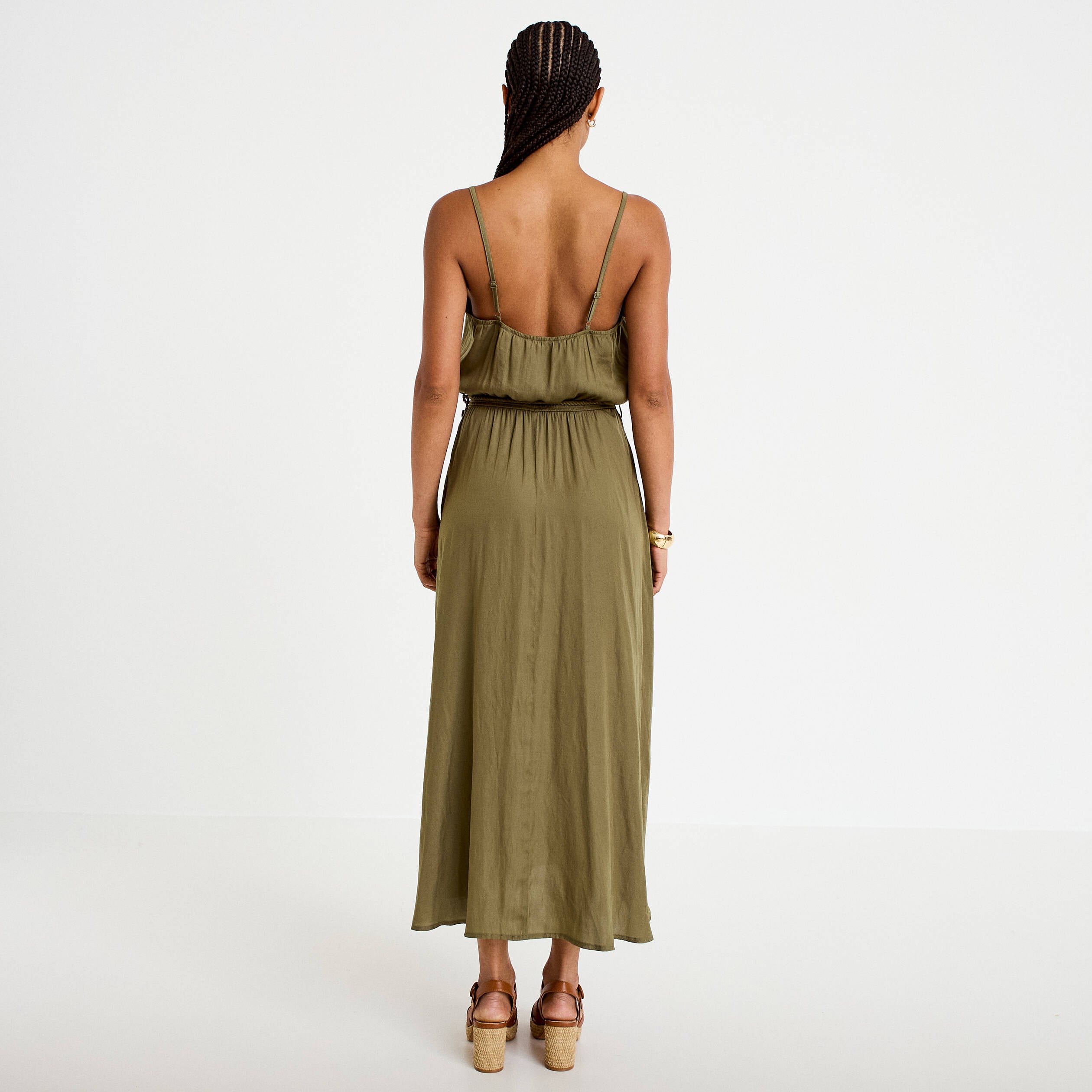 Robe longue &eacute;vas&eacute;e col v bretelles vert kaki femme