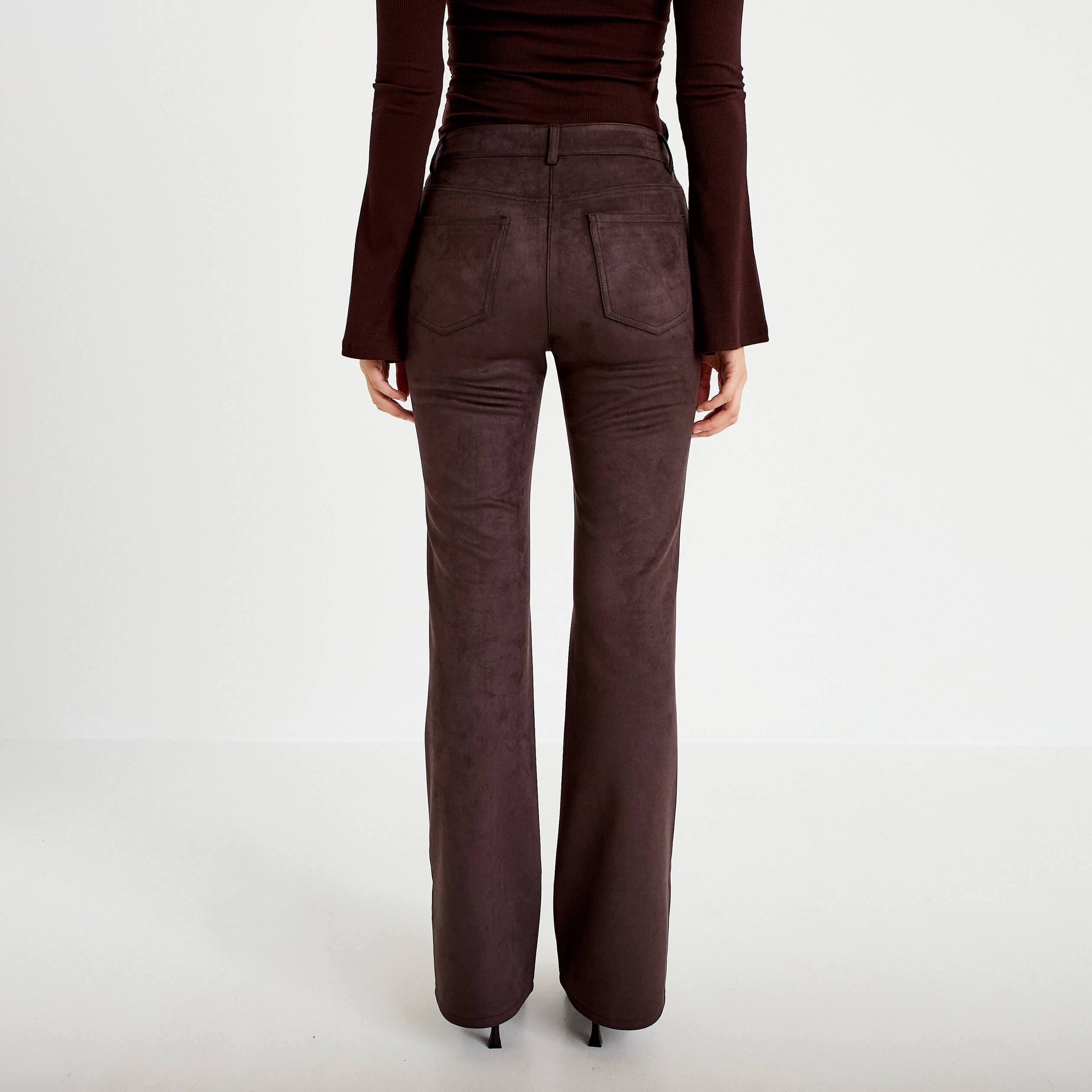 Pantalon bootcut aspect daim marron fonc&eacute; femme