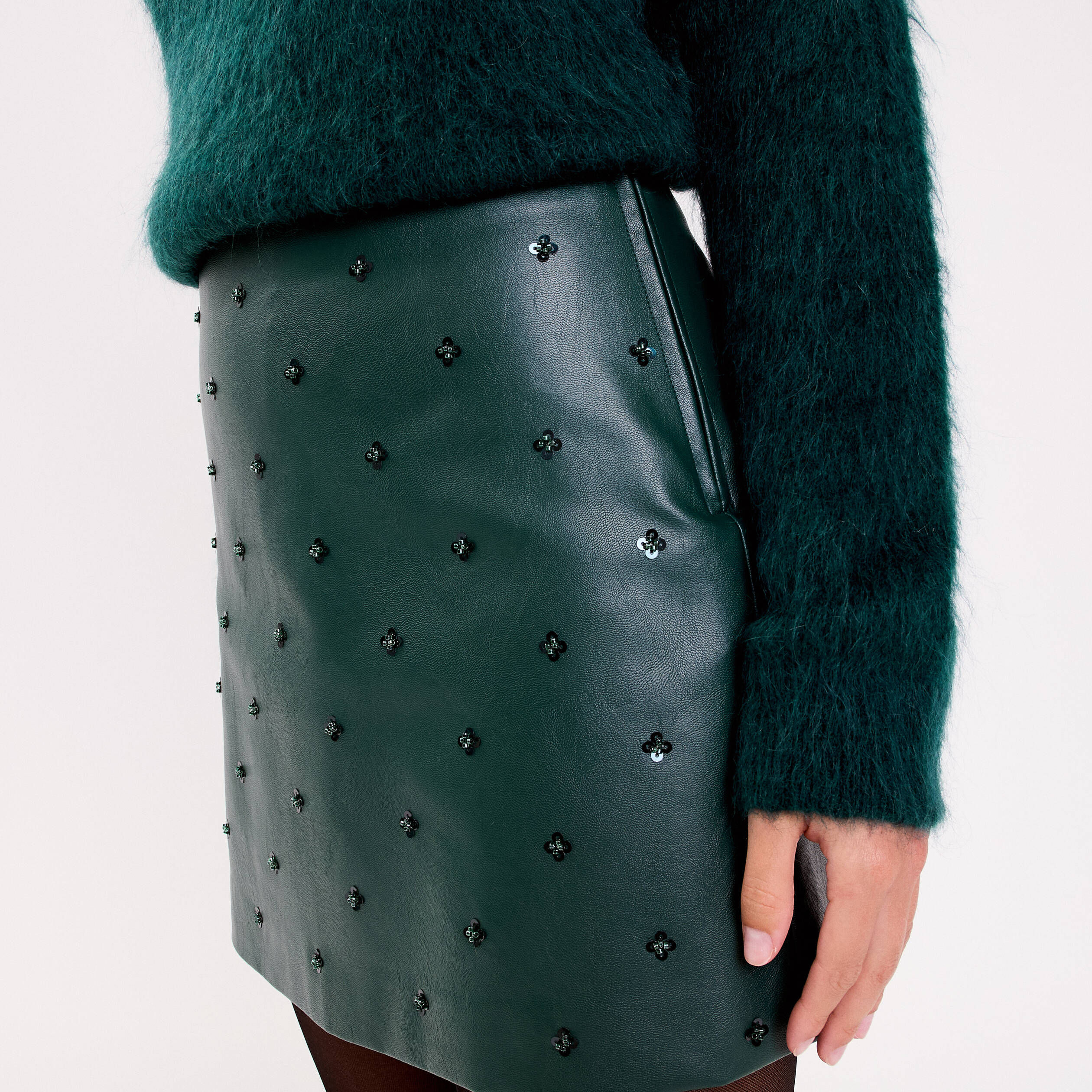 Jupe en similicuir avec strass vert fonc&eacute; femme