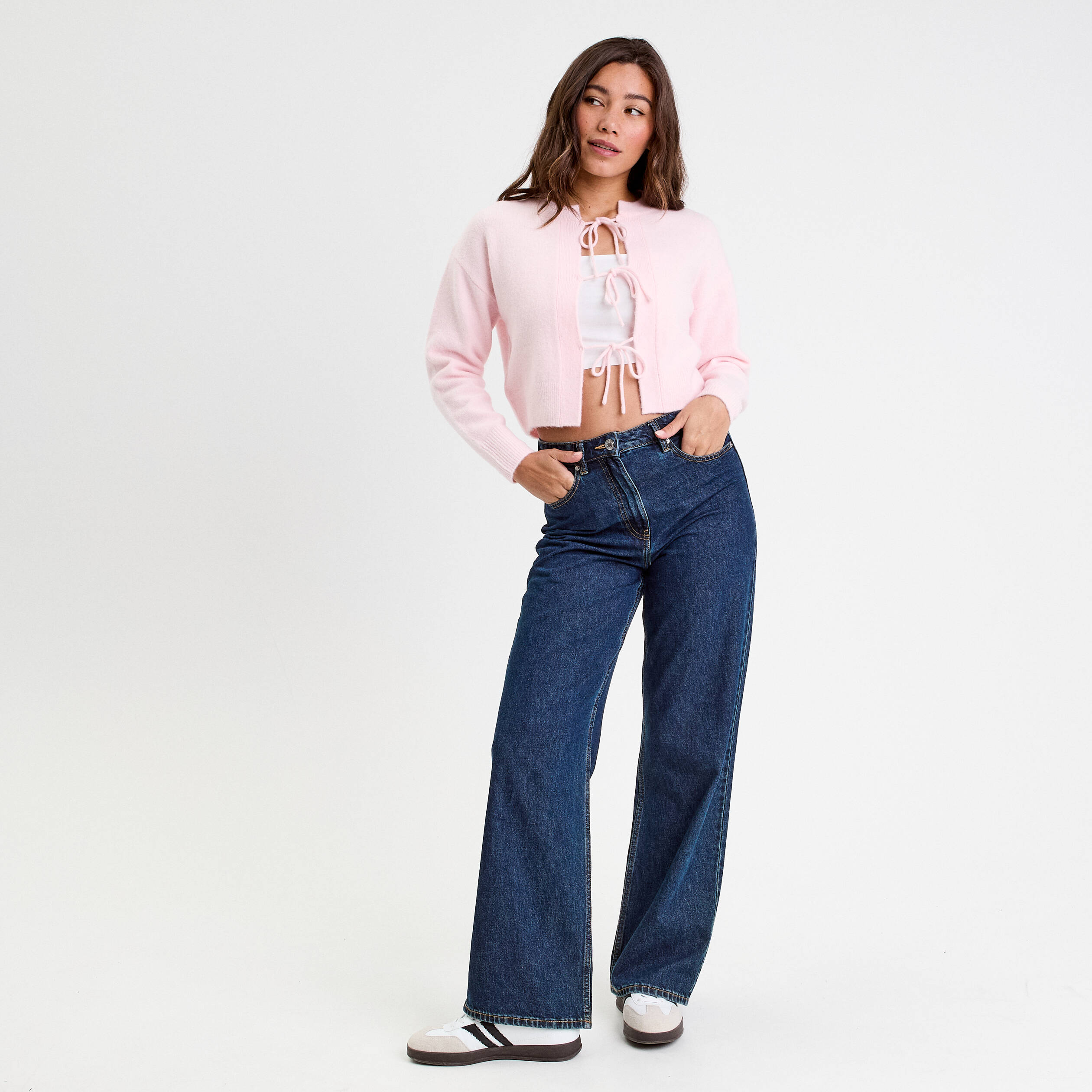Gilet court nou&eacute; rose clair femme