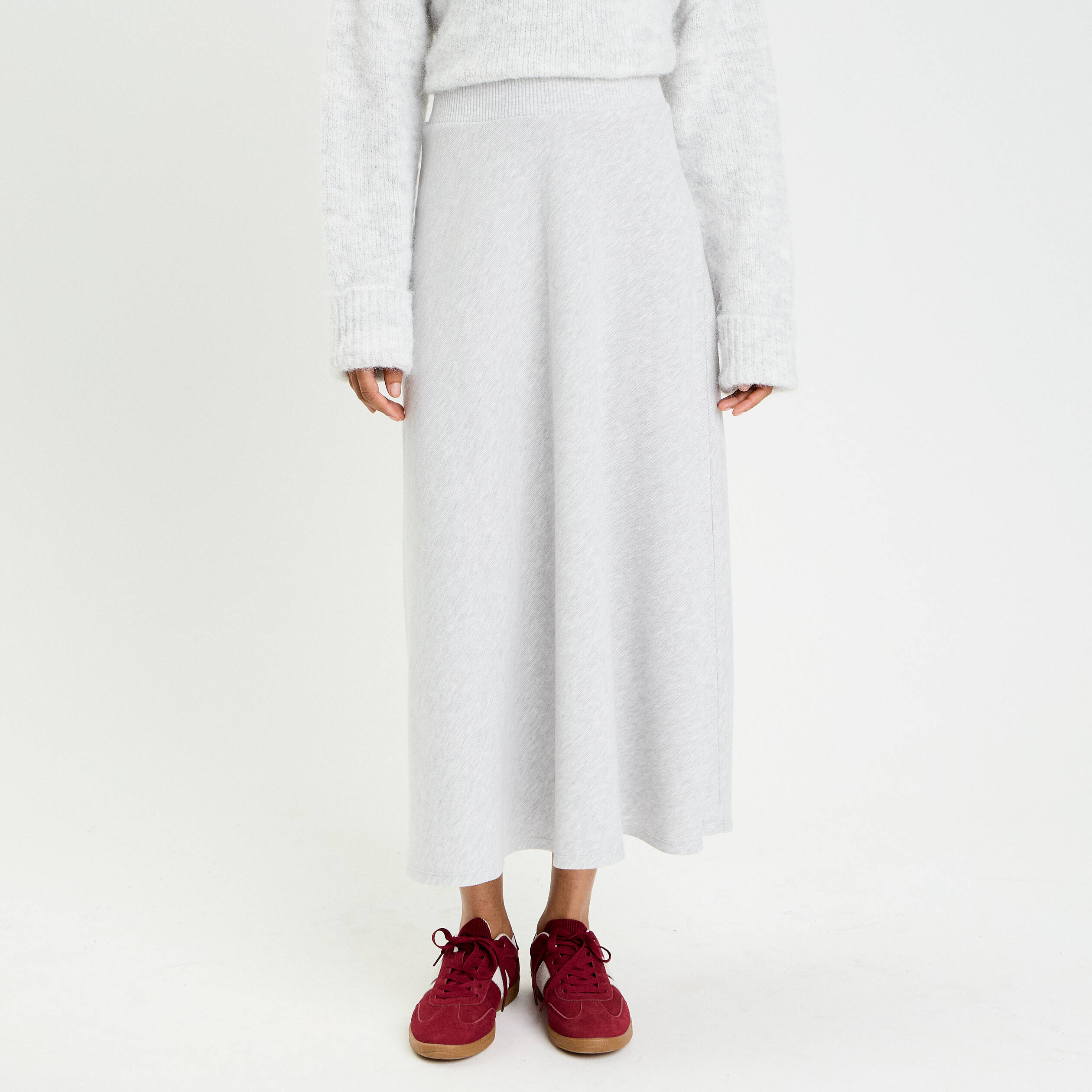 Jupe longue &eacute;vas&eacute;e en maille gris clair femme