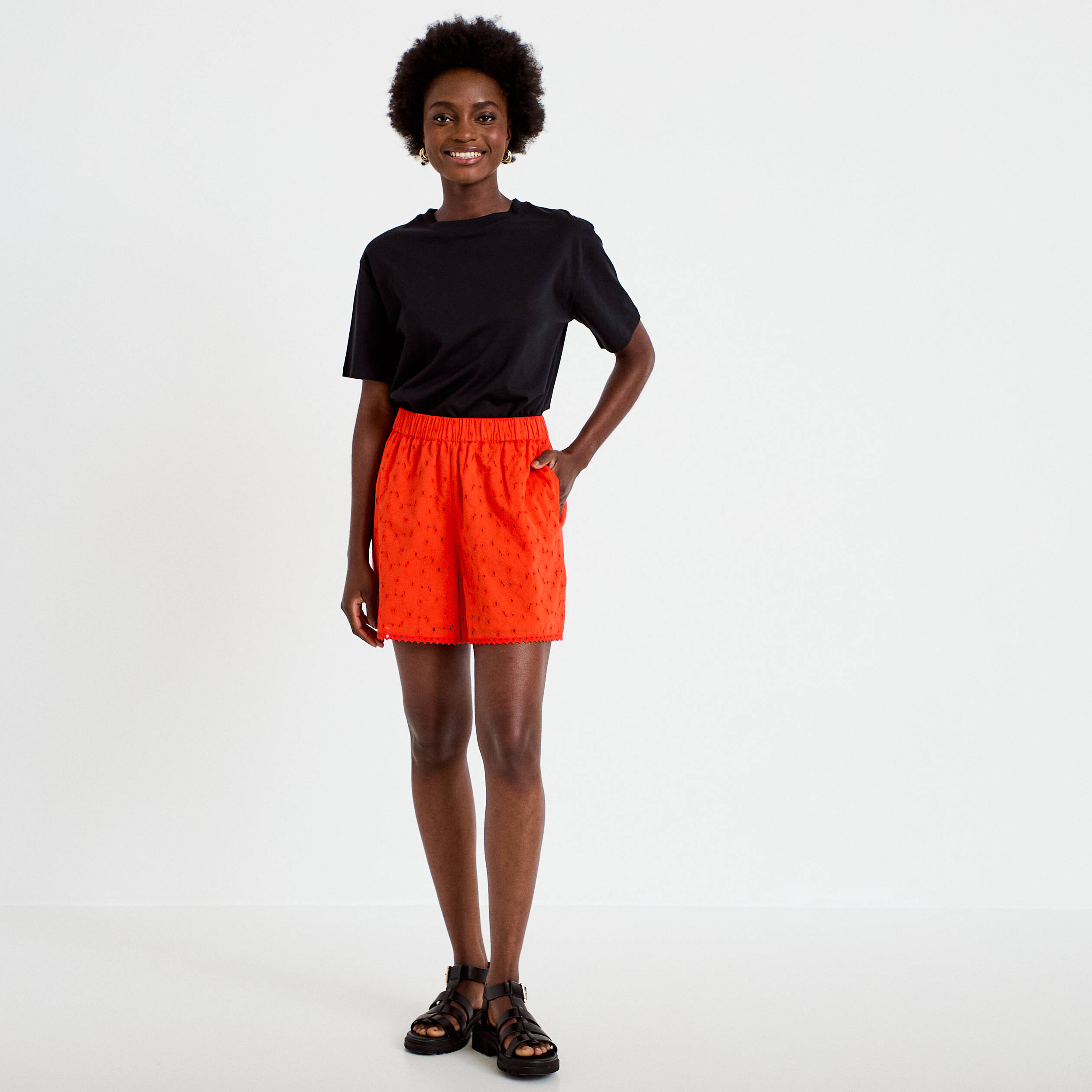 Short avec broderie orange fonc&eacute; femme