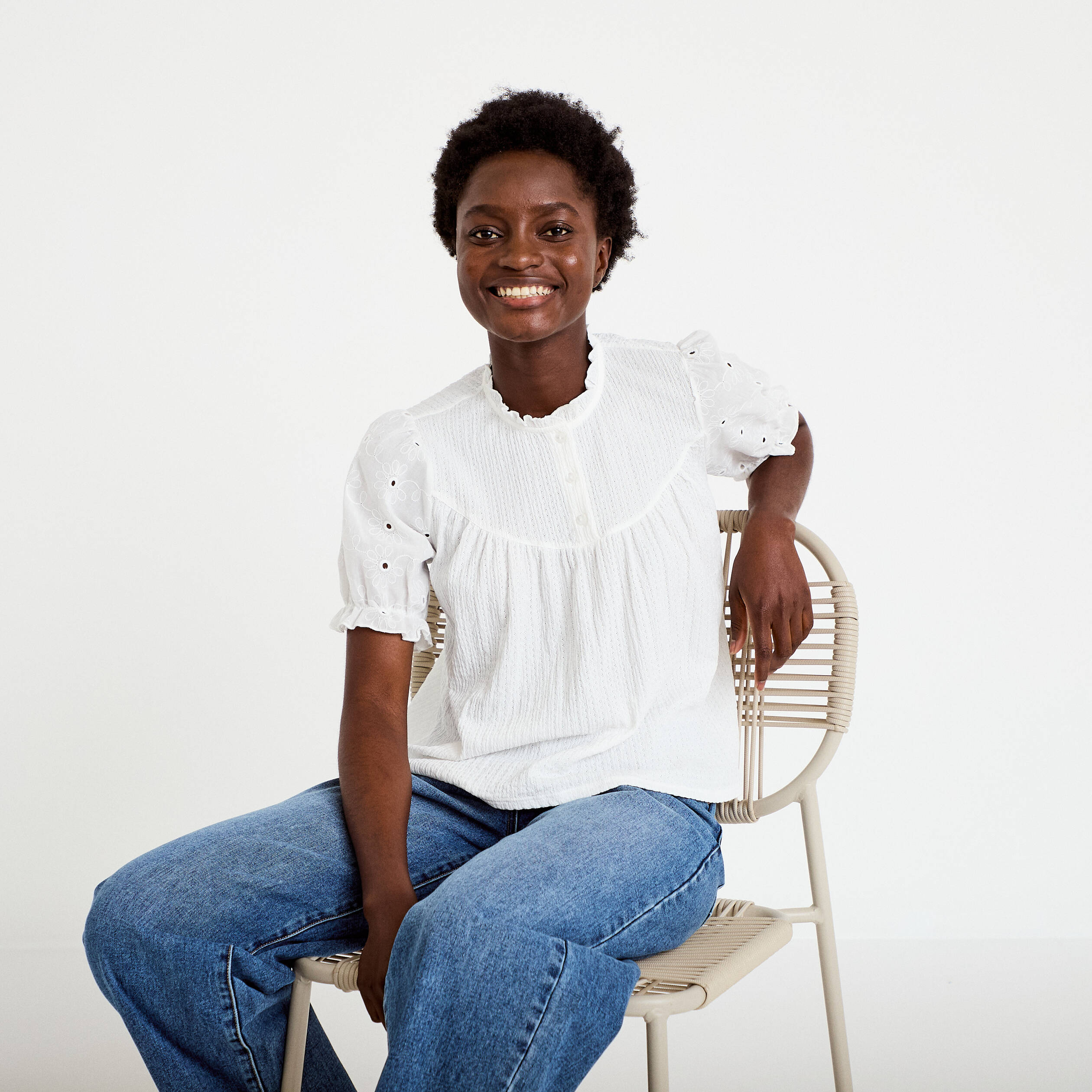 Blouse manches courtes brod&eacute;es ecru femme