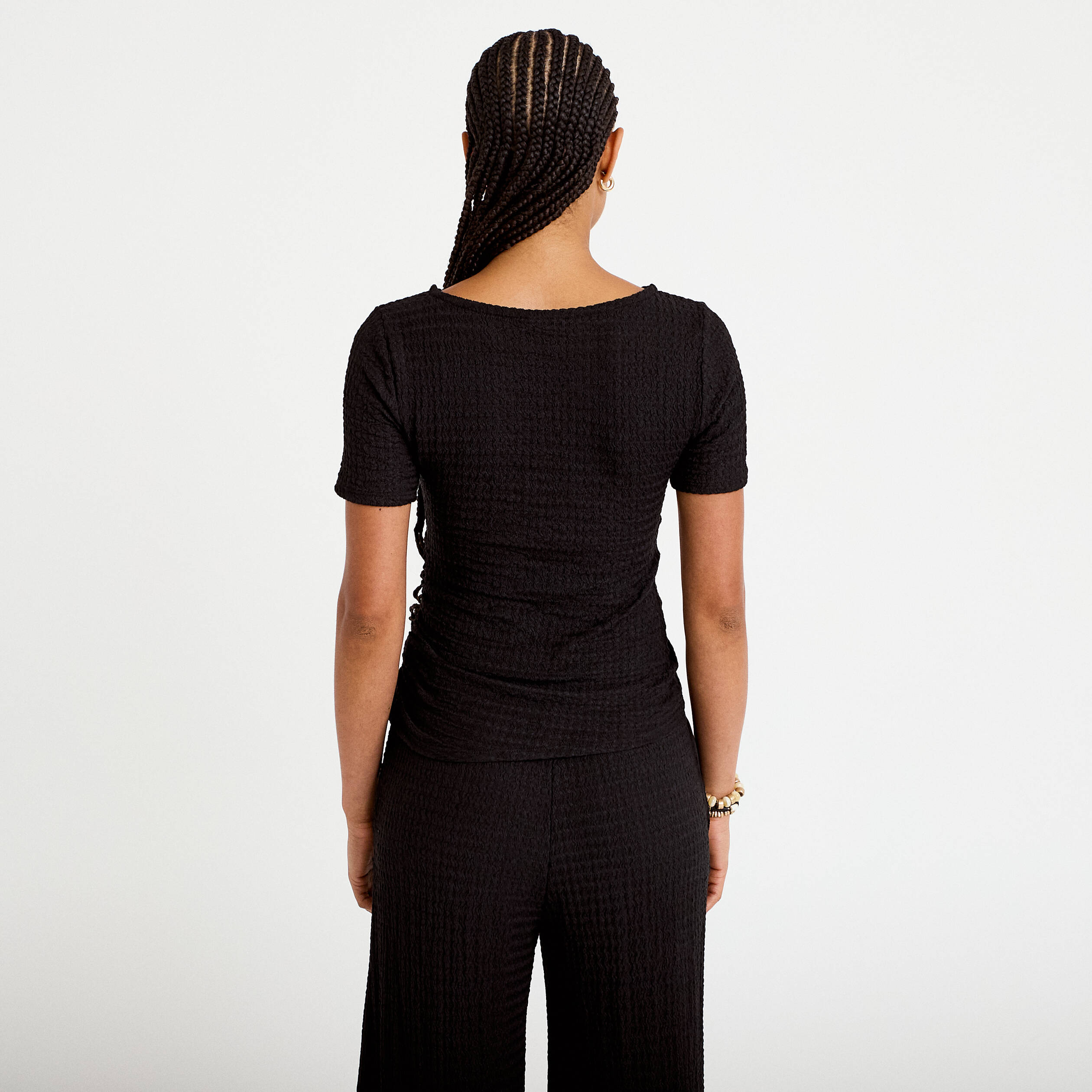 T-shirt col rond manches courtes bijou noir femme