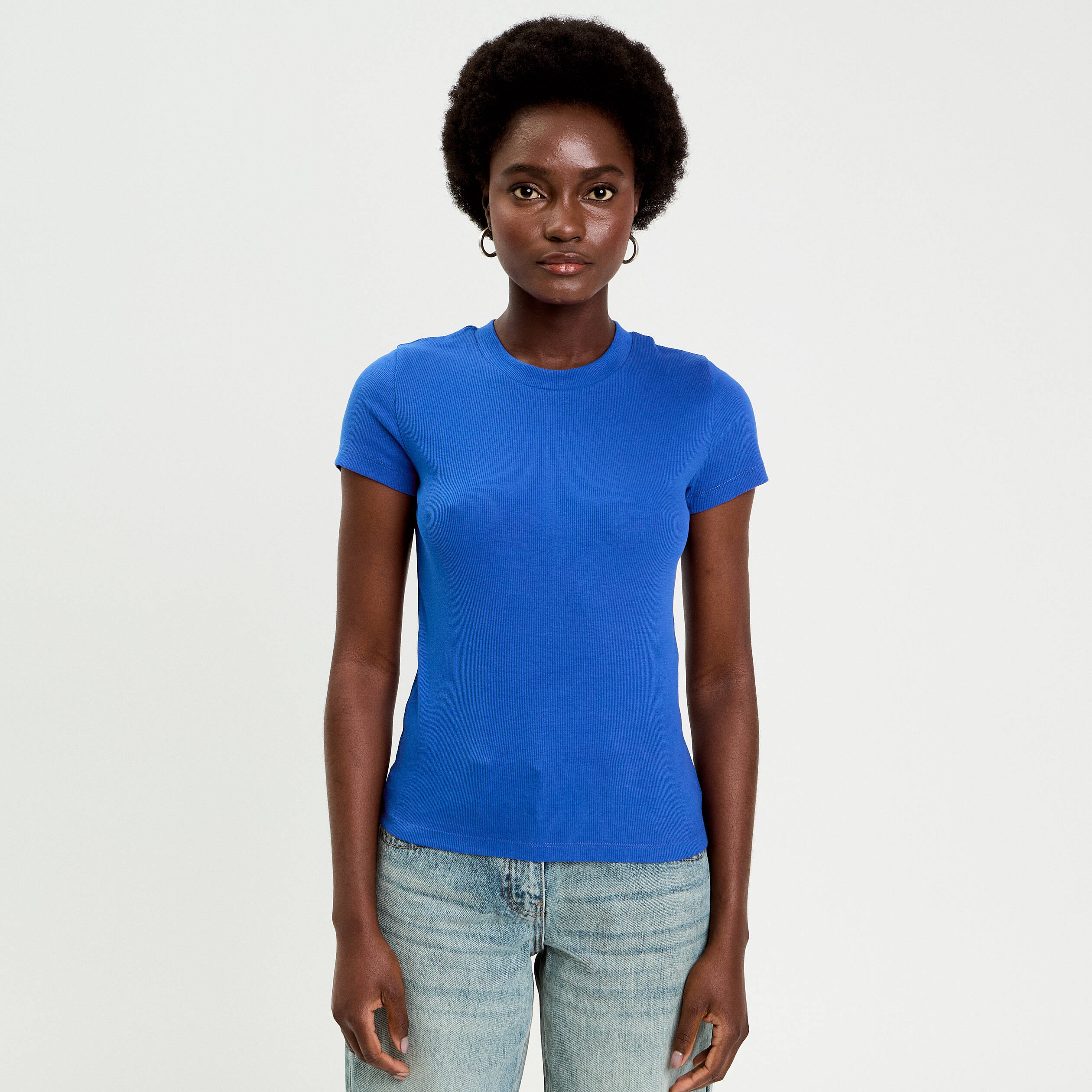T-shirt c&ocirc;tel&eacute; ajust&eacute; manches courtes bleu electrique femme