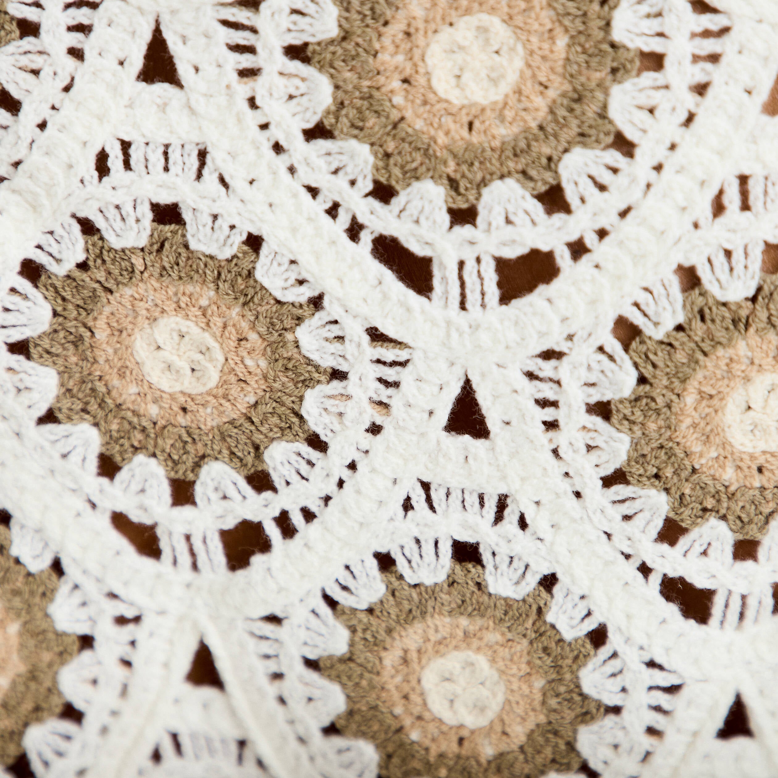 D&eacute;bardeur crochet boutons ecru femme