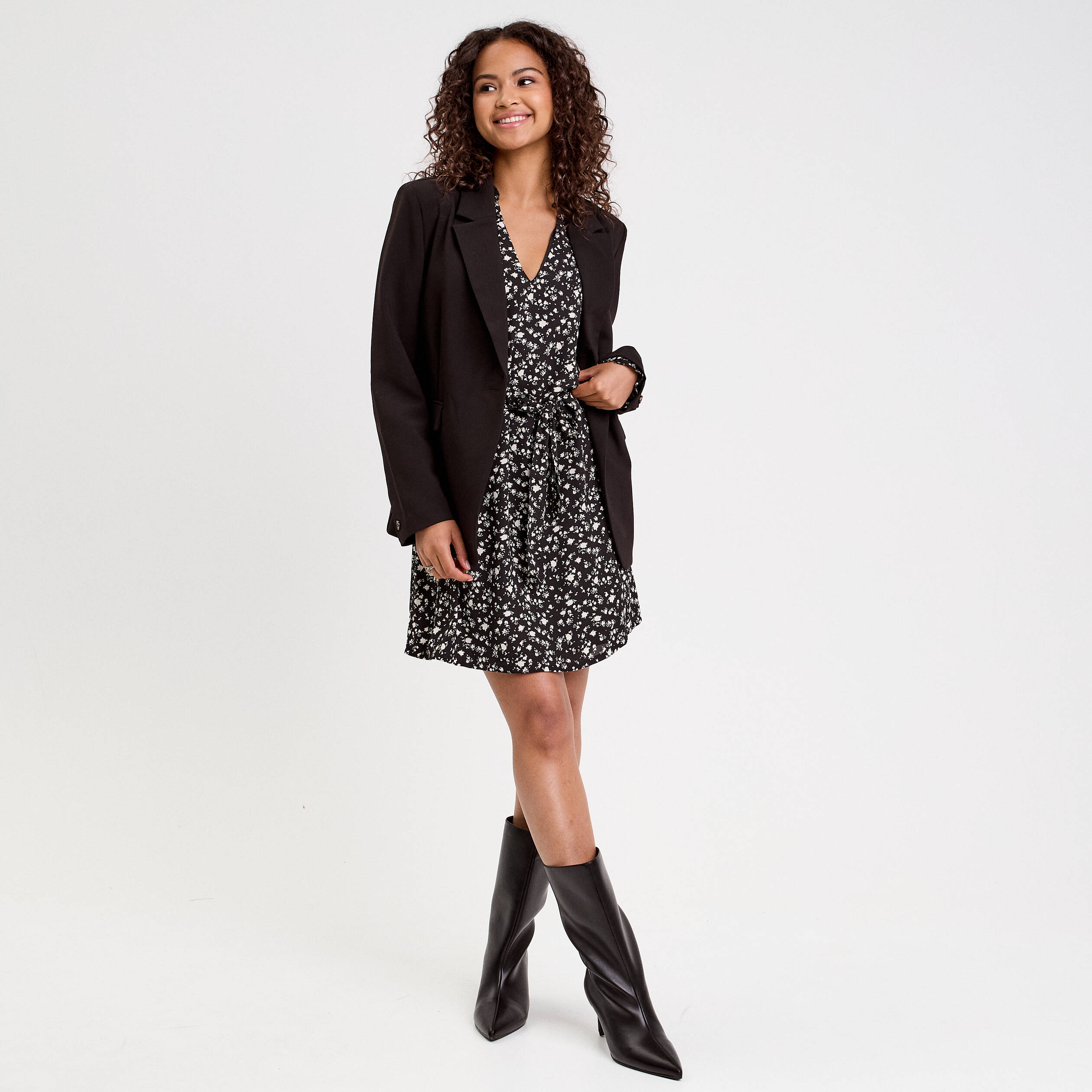 Robe droite ceintur&eacute;e blanc femme