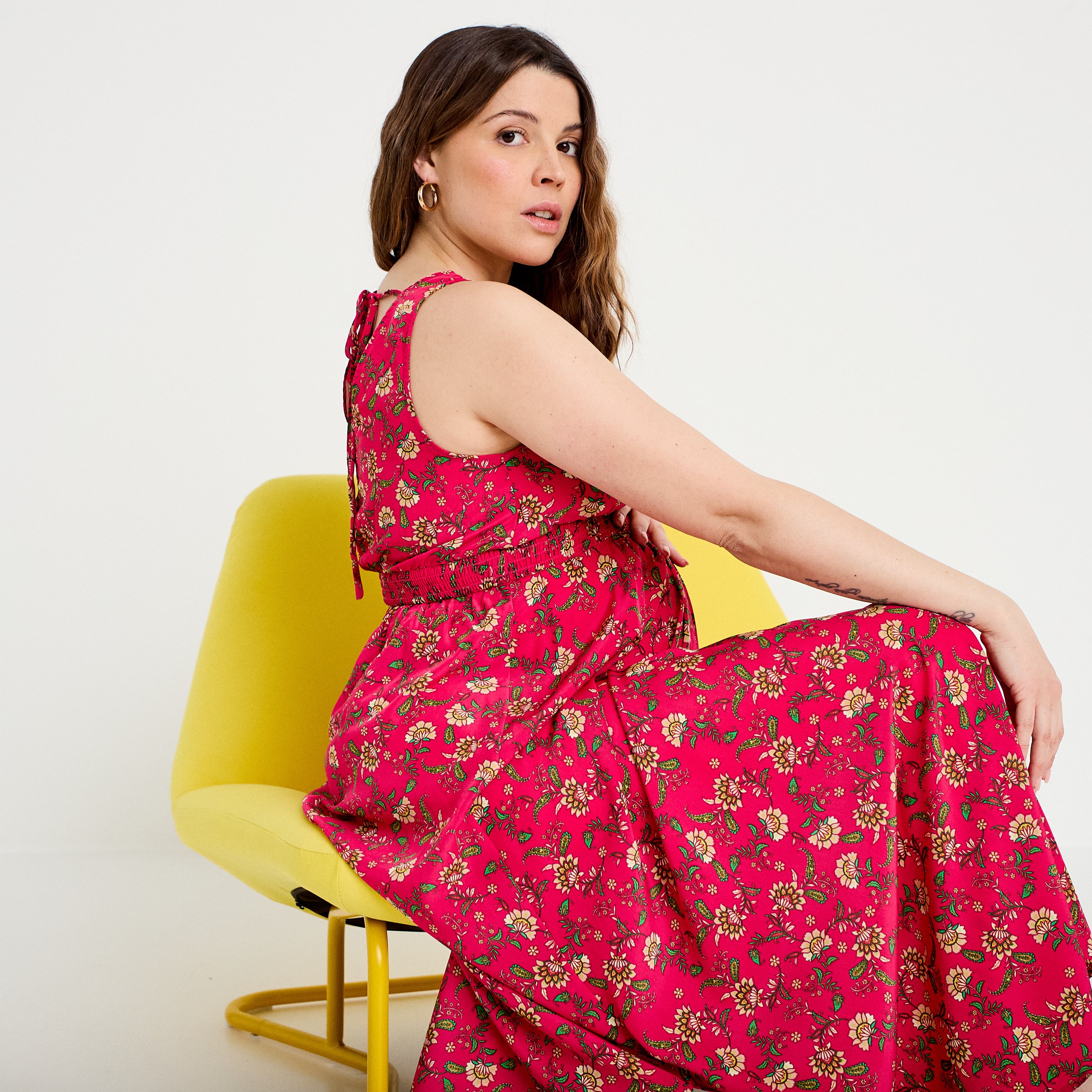Robe longue &eacute;vas&eacute;e effet satin&eacute;e rose femme