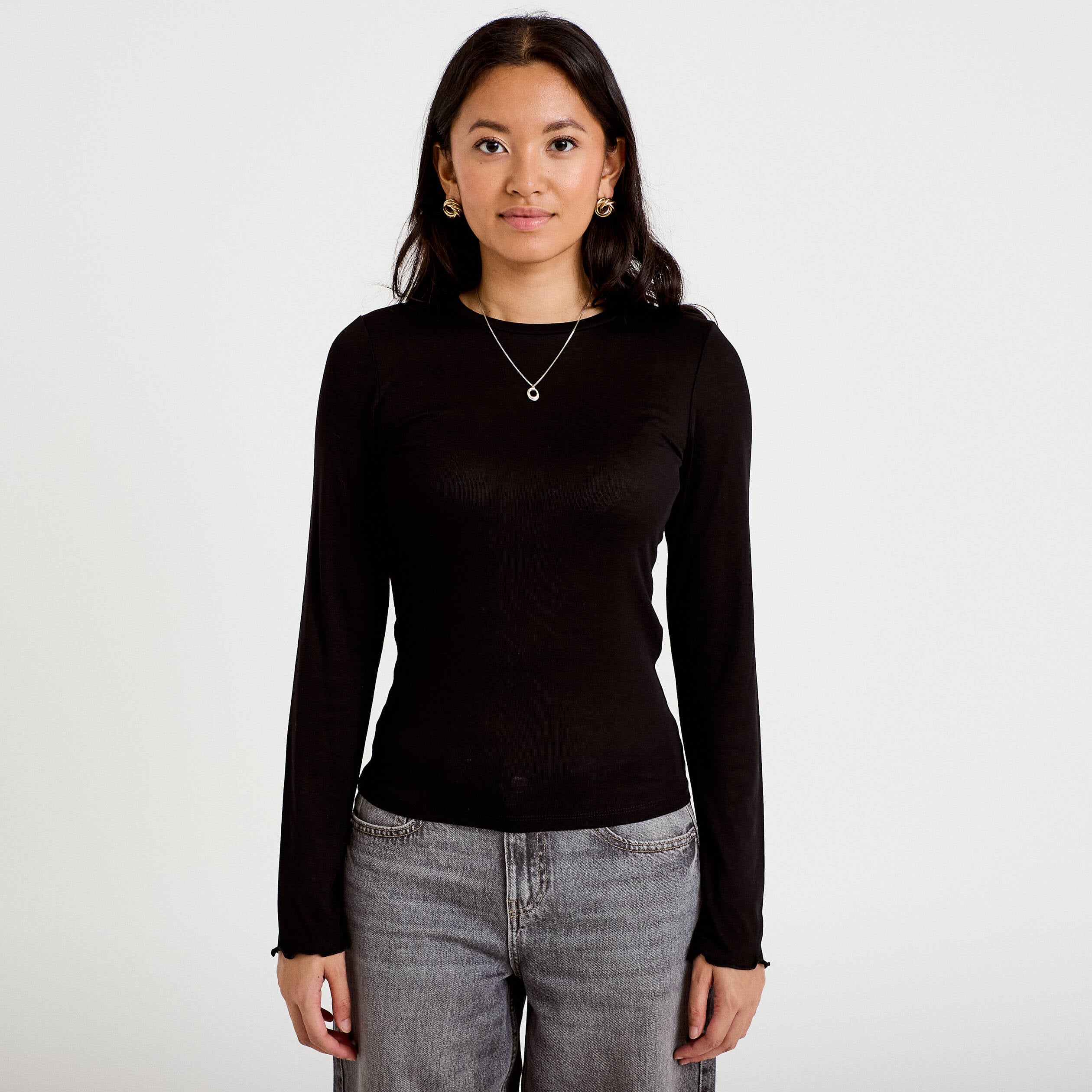 T-shirt ajust&eacute; col rond manches longues noir femme