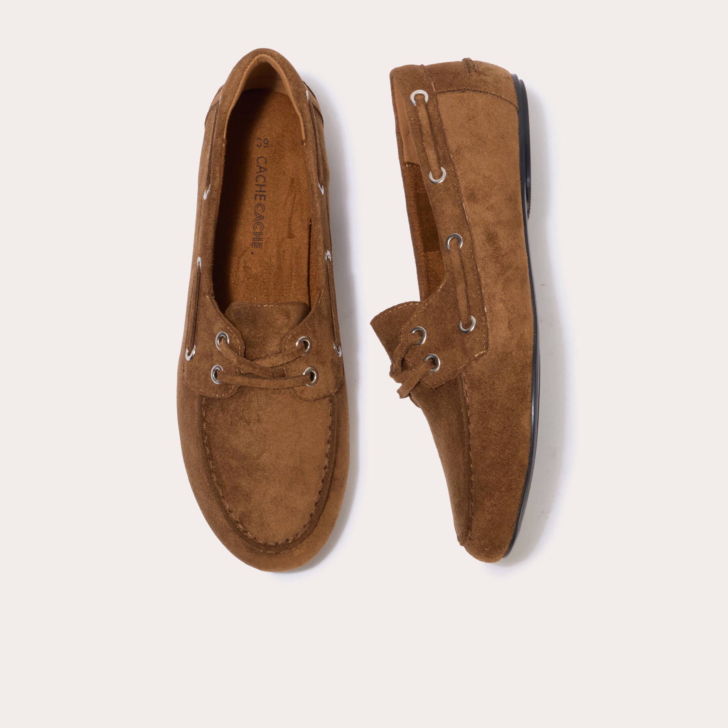 Chaussures bateau aspect daim beige femme