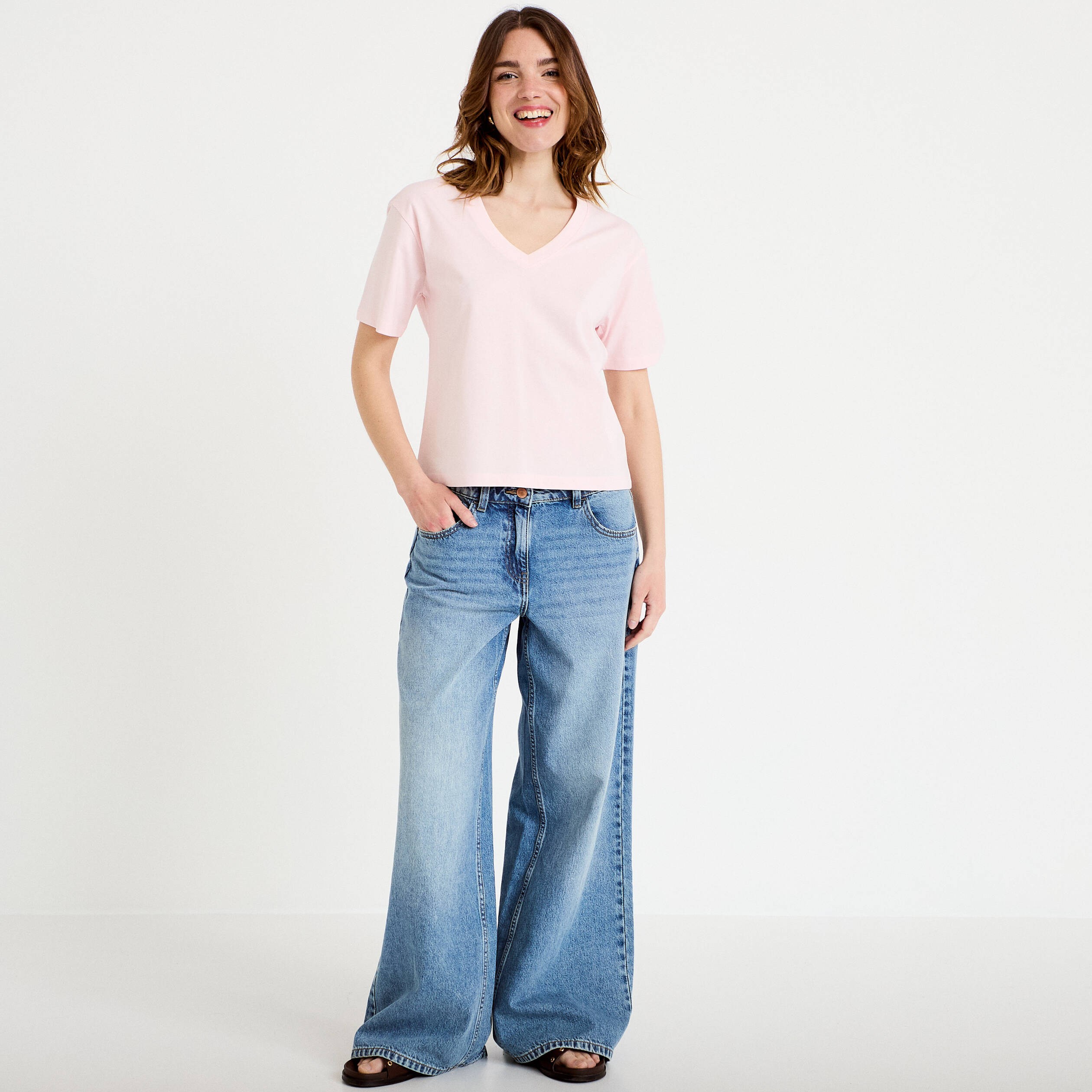 T-shirt col v manches courtes rose clair femme